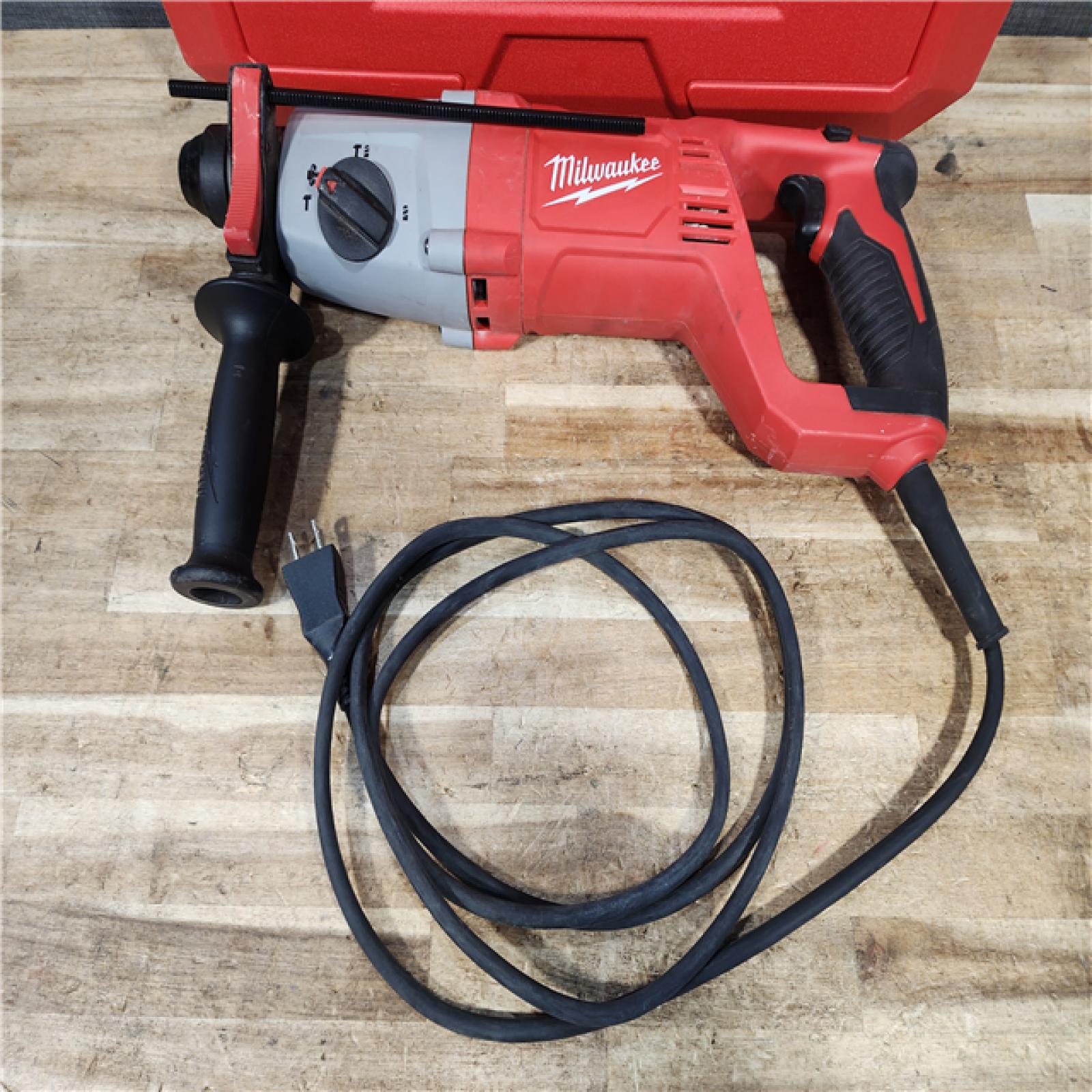 HOUSTON LOCATION - AS - IS Milwaukee 8 Amp Corded 1 in. SDS D-Handle Rotary Hammer