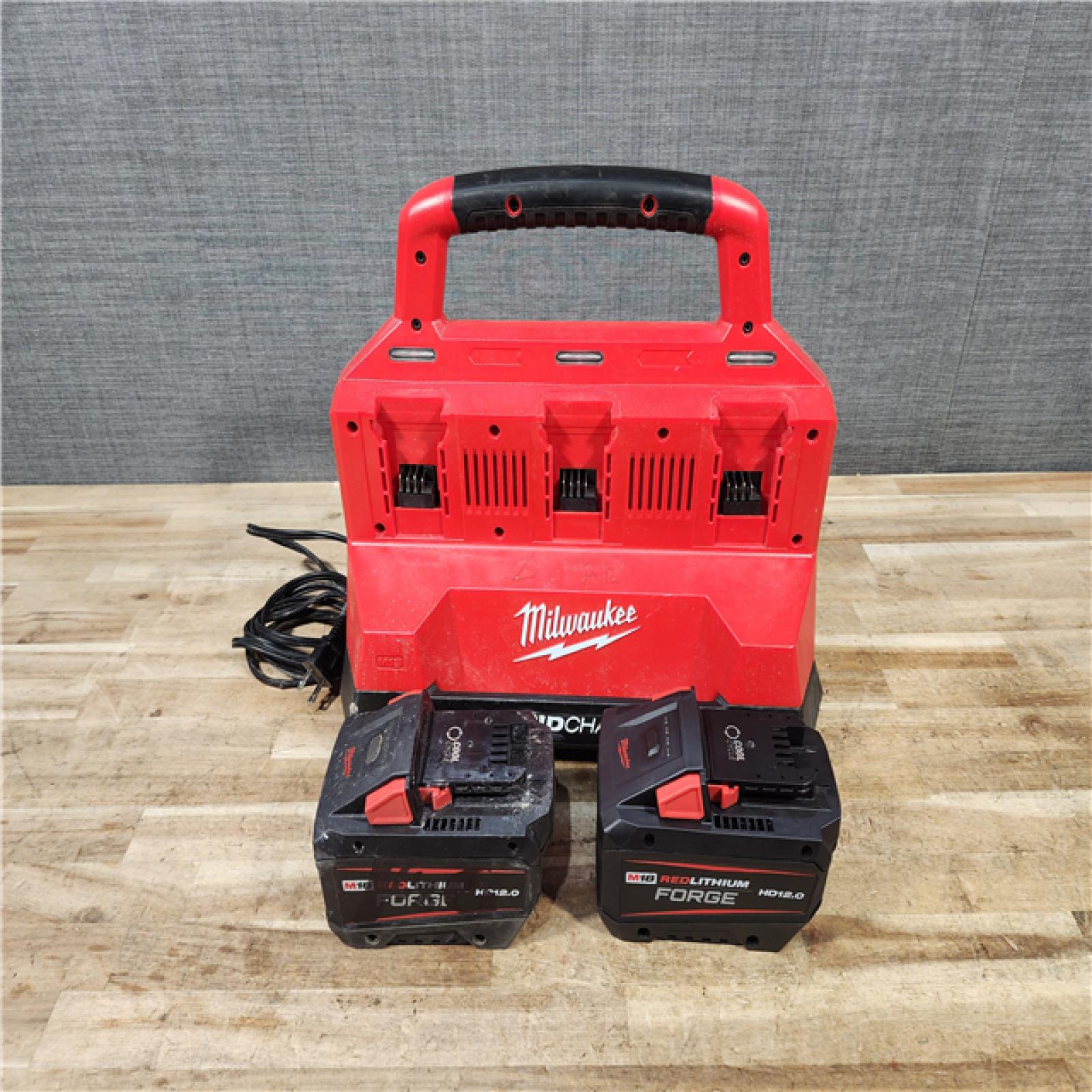 HOUSTON LOCATION - AS - IS Milwaukee 18V Lithium-Ion REDLITHIUM FORGE Starter Kit with (2) 12.0 Ah Battery Pack and PACKOUT 6-Port Rapid Charger