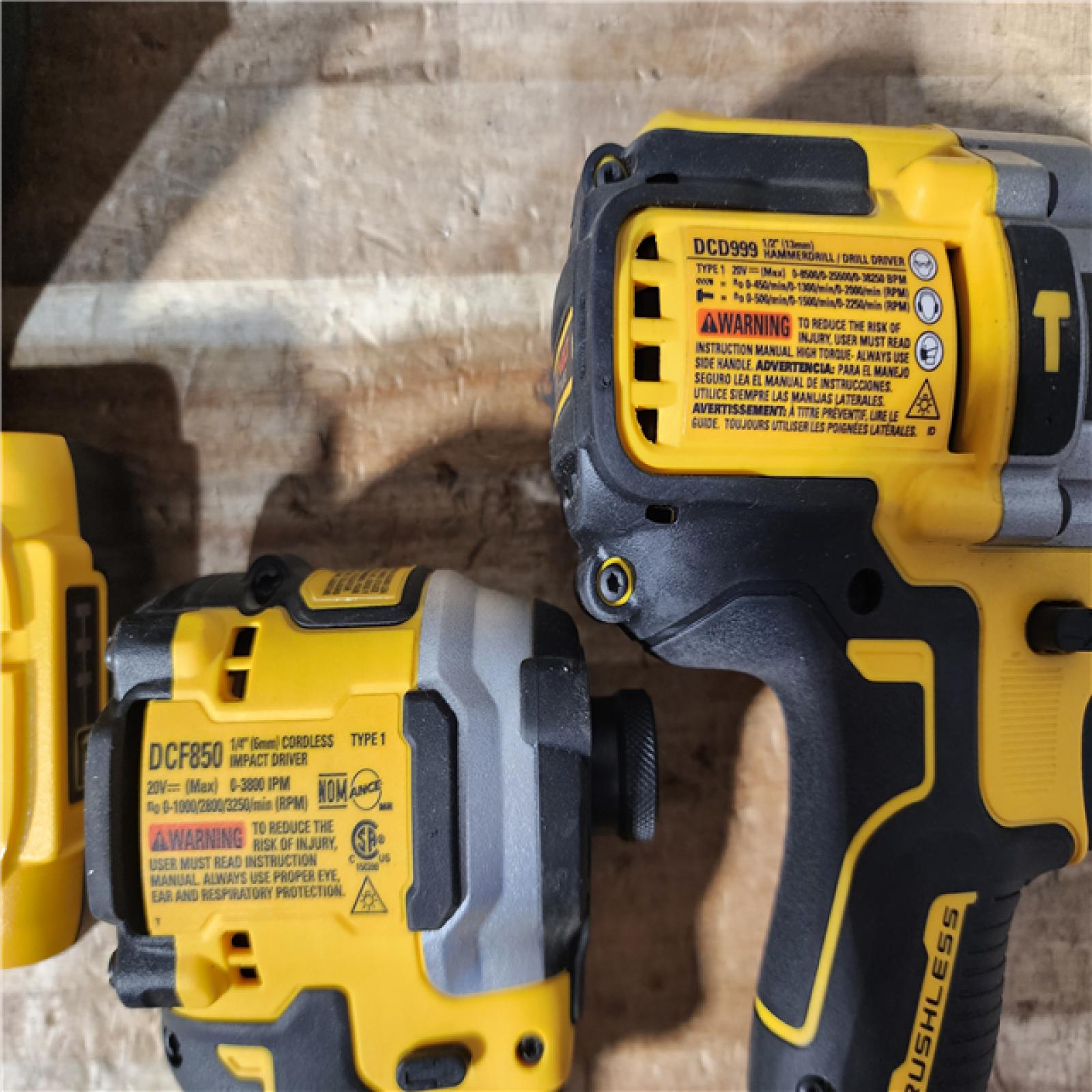 HOUSTON LOCATION - AS - IS DEWALT 2 TOOL COMBO KIT W/ (2) BATTERY & CHARGER