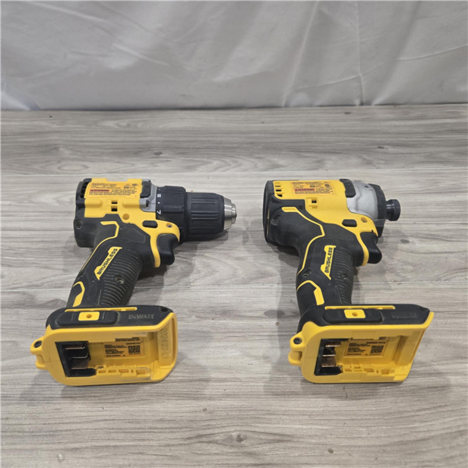 AS-IS Dewalt DCK225D2 20V MAX ATOMIC Compact Cordless Drill Driver and Impact Driver Combo Kit