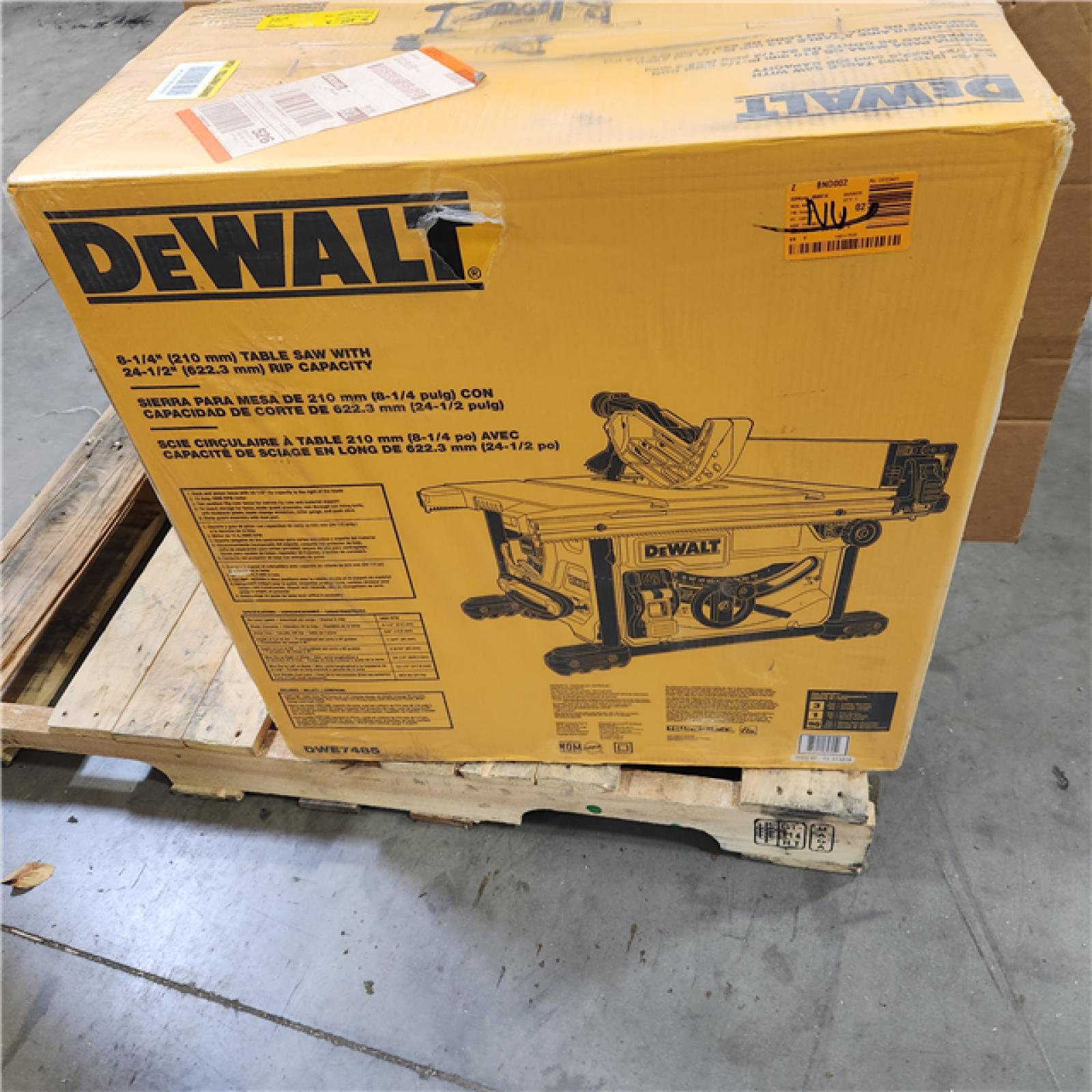 NEW- DeWalt 15 Amps Corded 8-1/4 in. Compact Table Saw