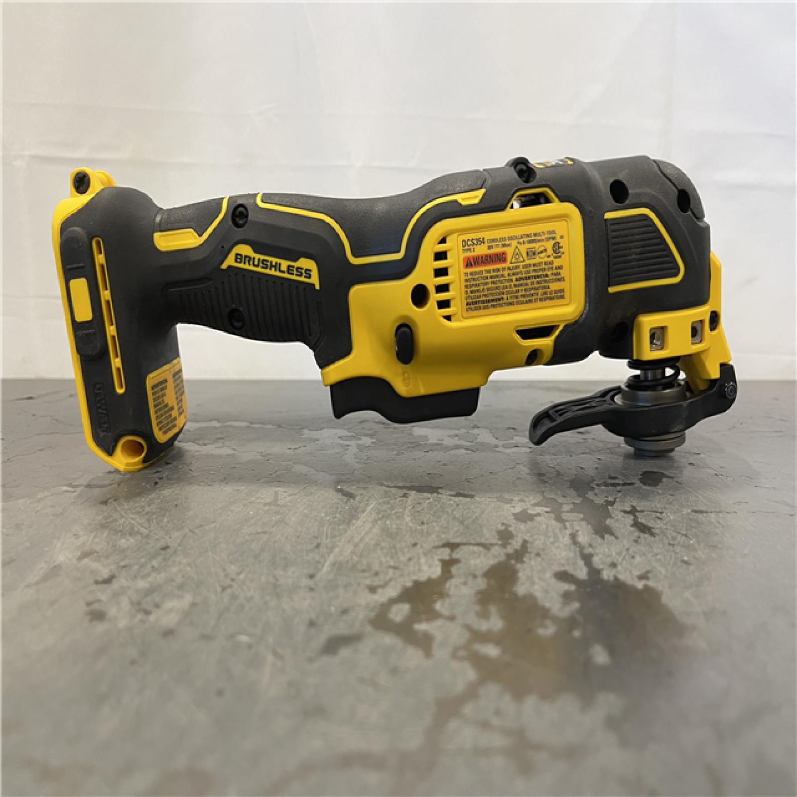 AS-IS - DEWALT ATOMIC 20V MAX Cordless Brushless Oscillating Multi Tool