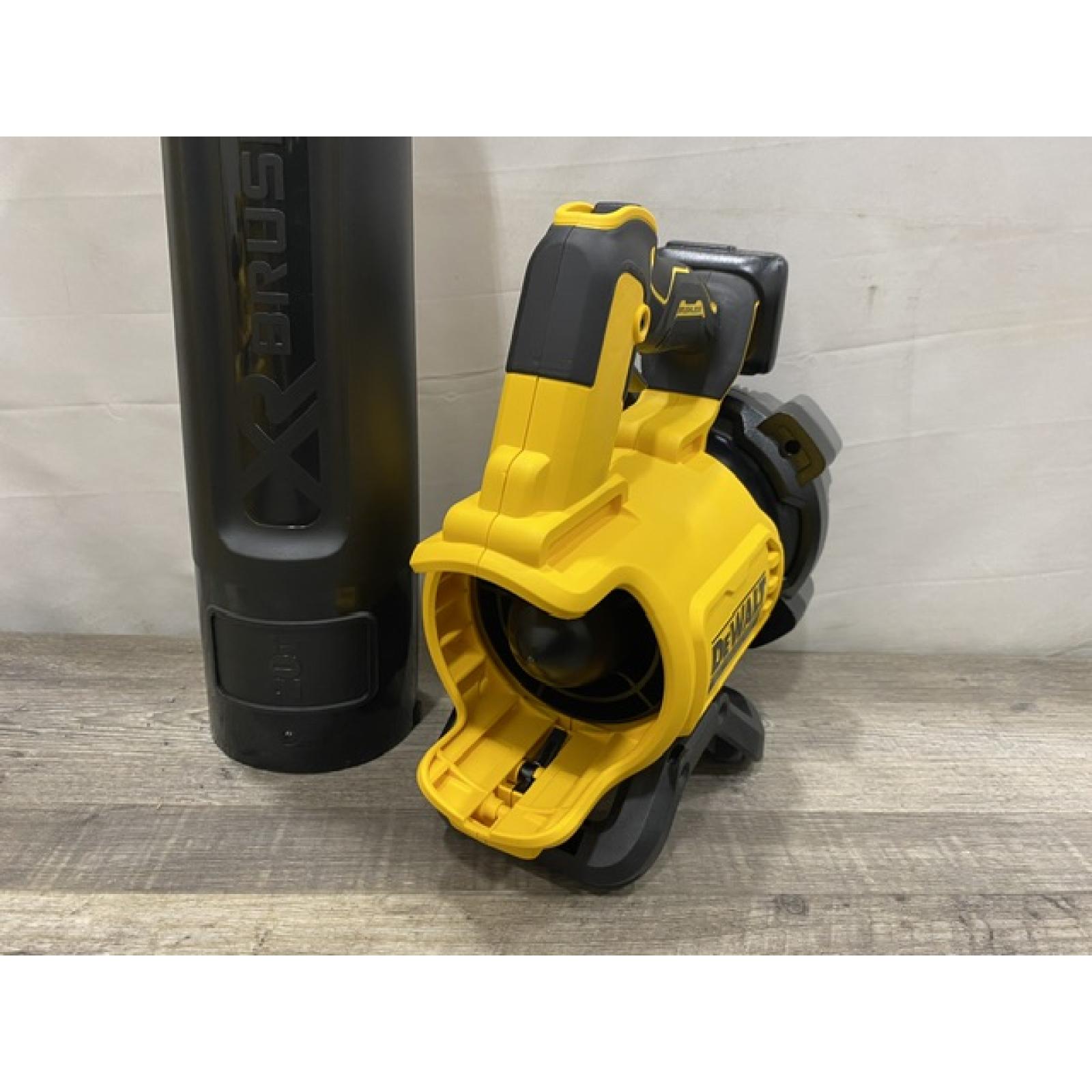 AS-IS DEWALT 20V MAX* XR Brushless Cordless Handheld Blower Kit