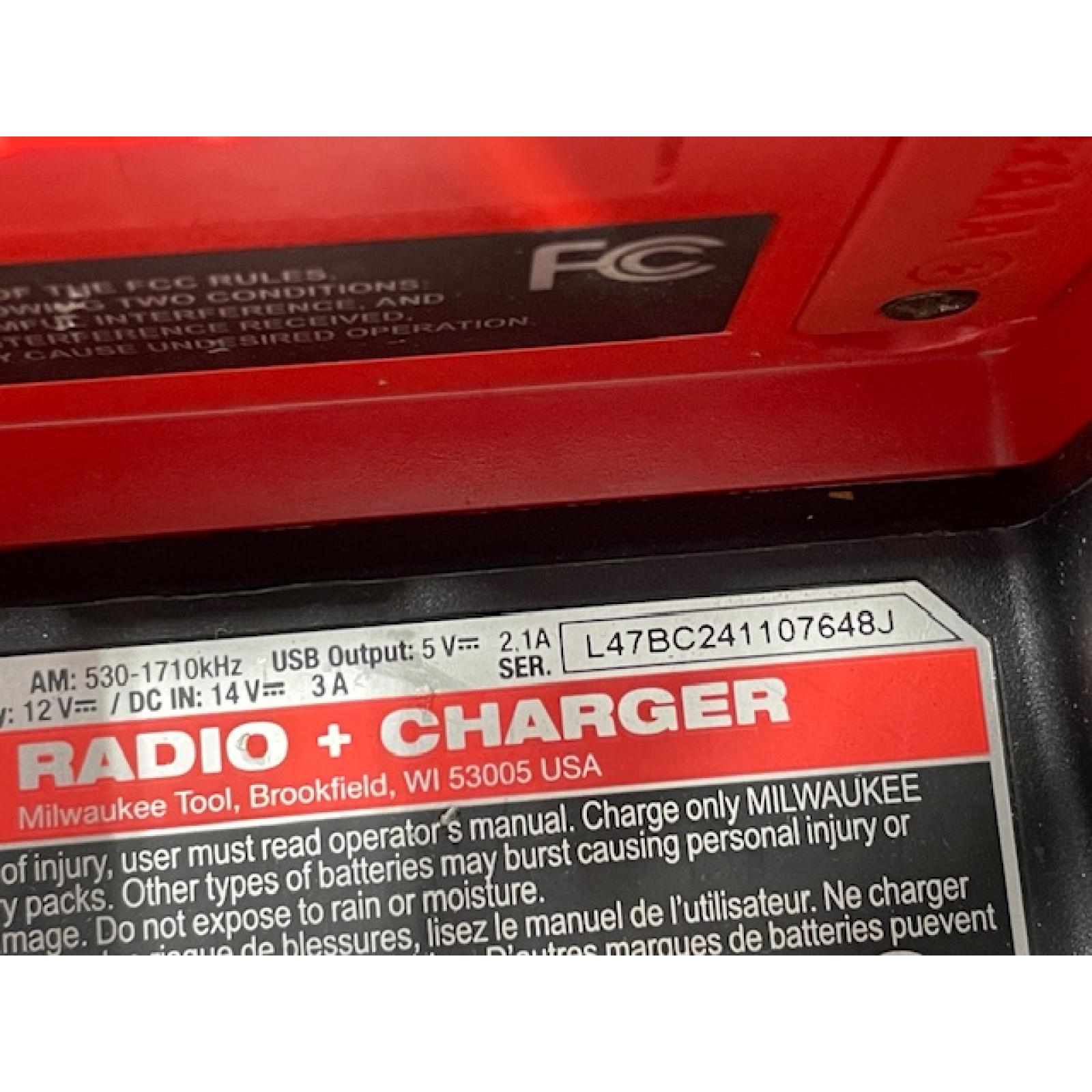 AS-IS Milwaukee 12-Volt Lithium-Ion Cordless Bluetooth/AM/FM Jobsite Radio (Tool Only)