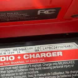 AS-IS Milwaukee 12-Volt Lithium-Ion Cordless Bluetooth/AM/FM Jobsite Radio (Tool Only)