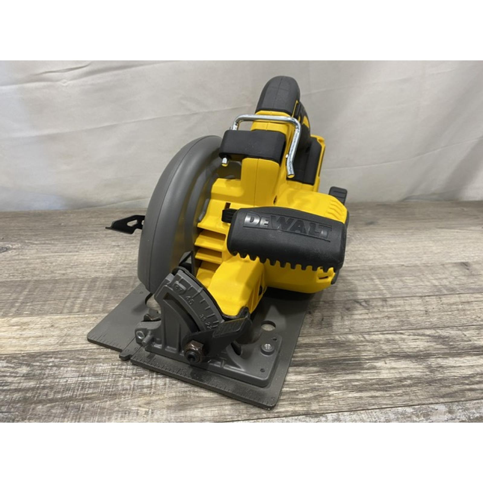 AS-IS DEWALT FLEXVOLT 60V MAX Cordless Brushless 7-1/4 in. Circular Saw with Brake (Tool Only)