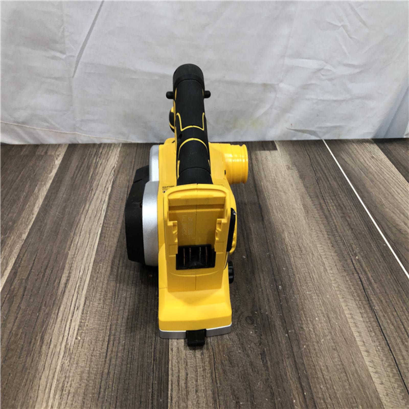 AS-IS DEWALT 20V MAX XR Cordless Brushless 3-1/4 in. Planer (Tool Only)