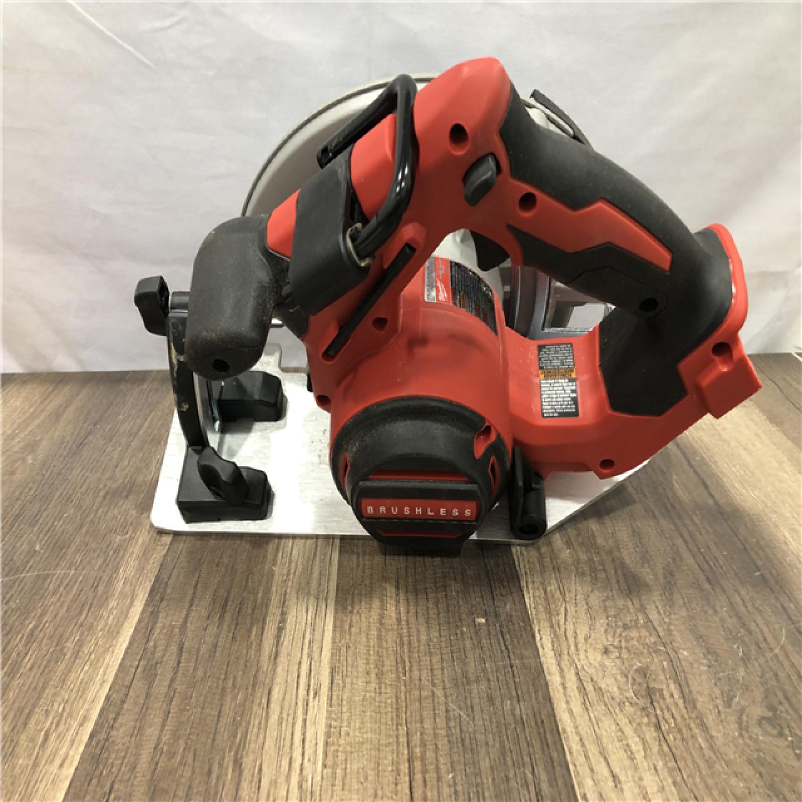 AS-IS Milwaukee 18V Lithium-Ion Brushless Cordless 7-1/4 in. Circular Saw (Tool-Only)