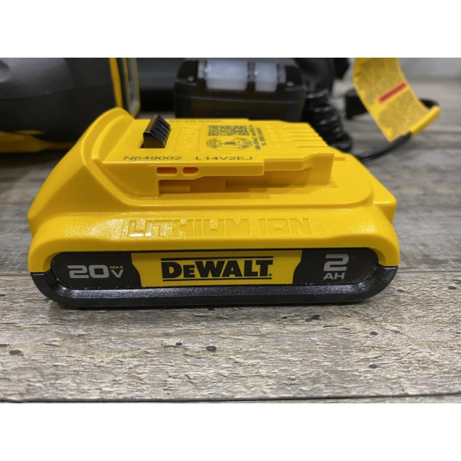 AS-IS DEWALT 20V MAX XR 16-Gauge Electric Cordless Angled Finishing Nailer Kit