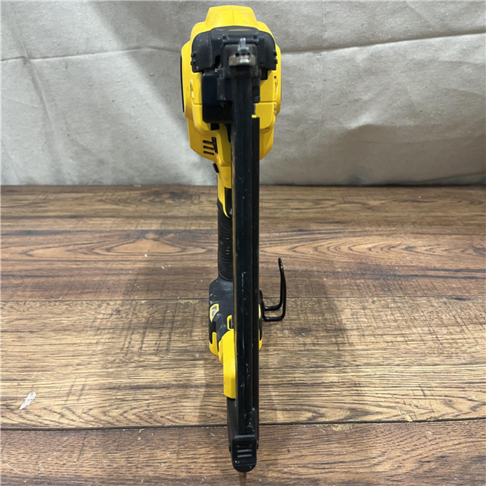 AS-IS DEWALT 20V MAX XR 18 Gauge Brad Nailer Kit