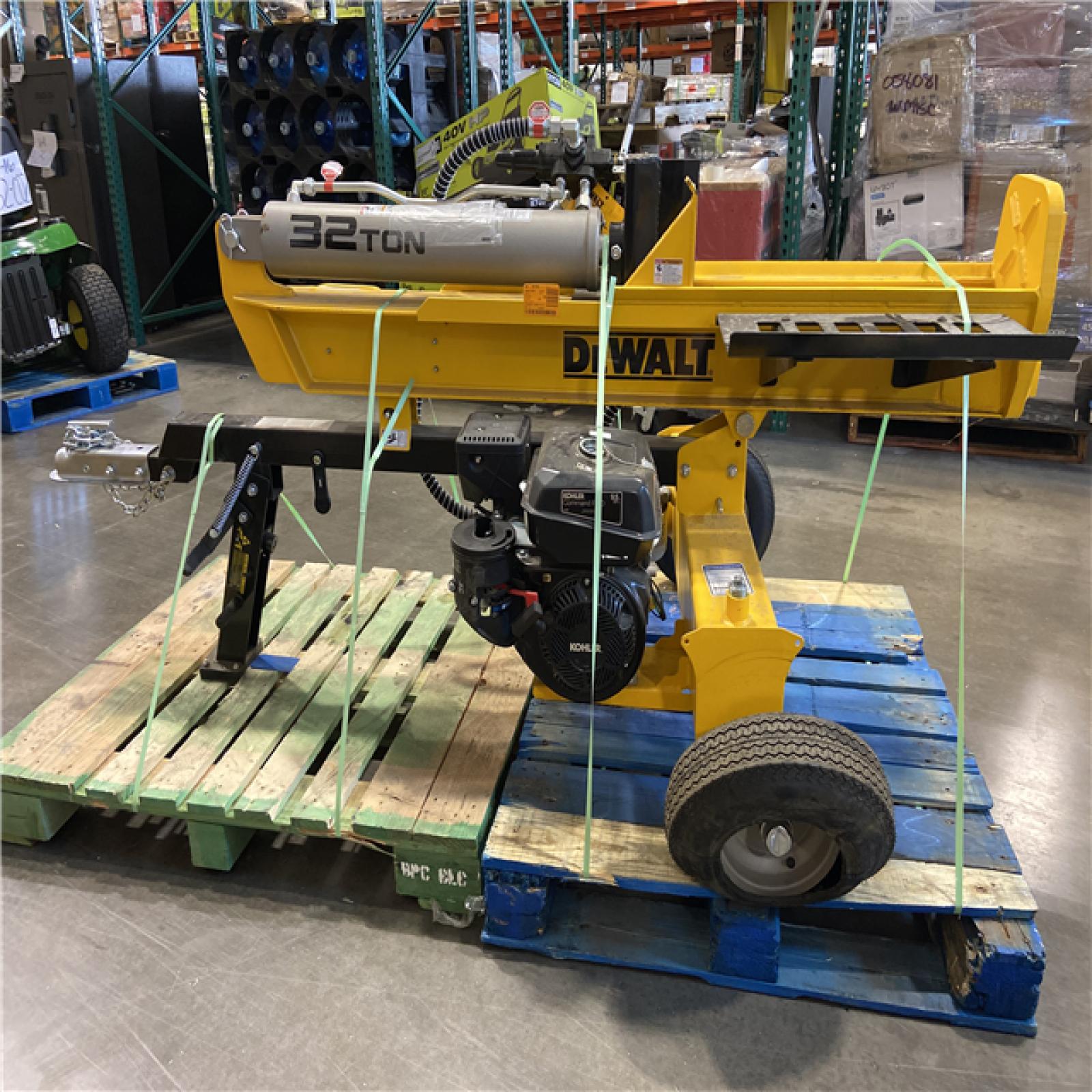 DALLAS LOCATION - DEWALT 32 Ton 277cc 9.5HP Kohler Engine Horizontal/Vertical Full Beam Hydraulic Log Splitter, Auto Return/Integrated Log Cradle