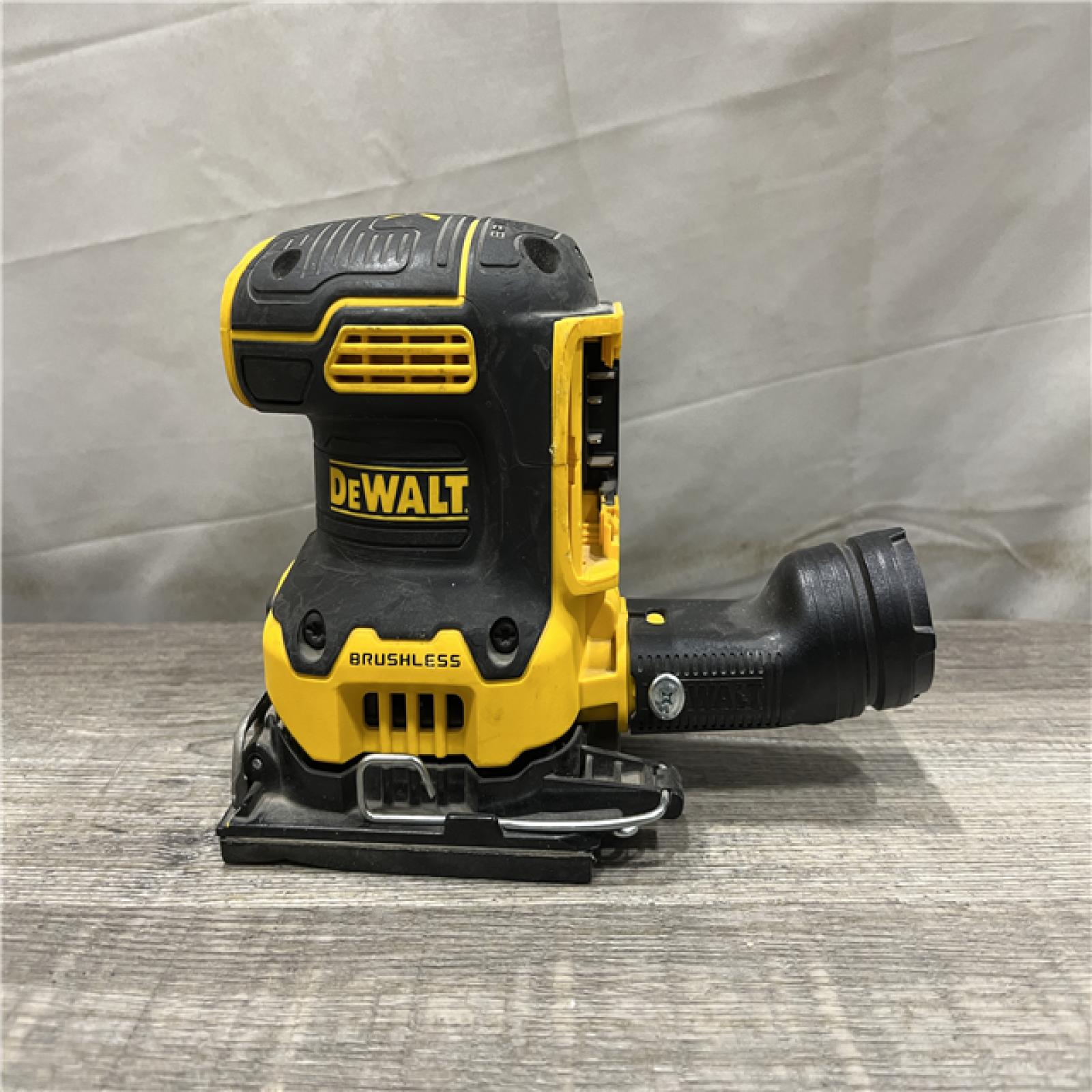 AS-IS DEWALT 20V MAX XR Brushless Cordless 1/4 Sheet Variable Speed Sander (Tool Only)
