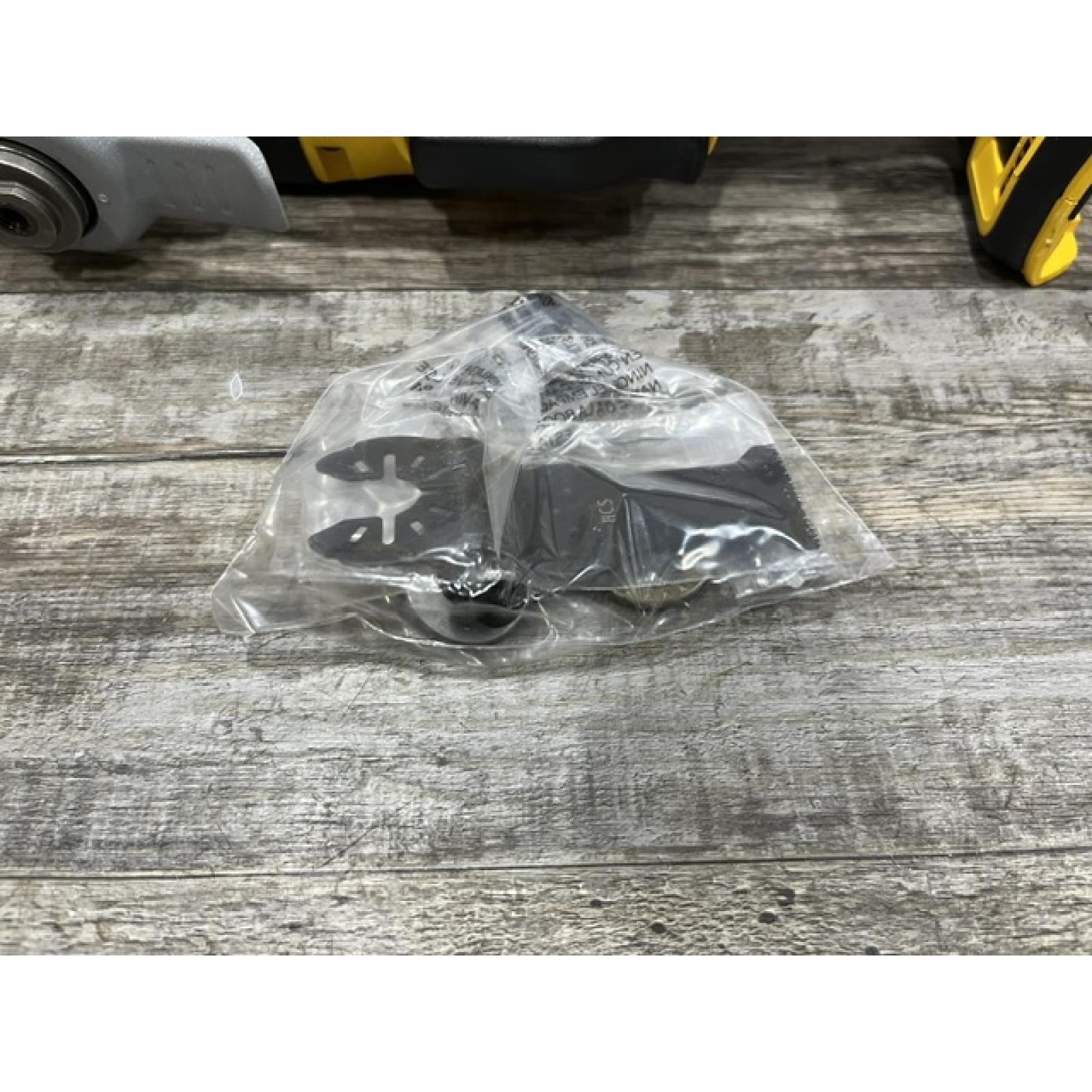 AS-IS DEWALT 20V MAX XR Cordless Brushless 3-Speed Oscillating Multi Tool (Tool Only)