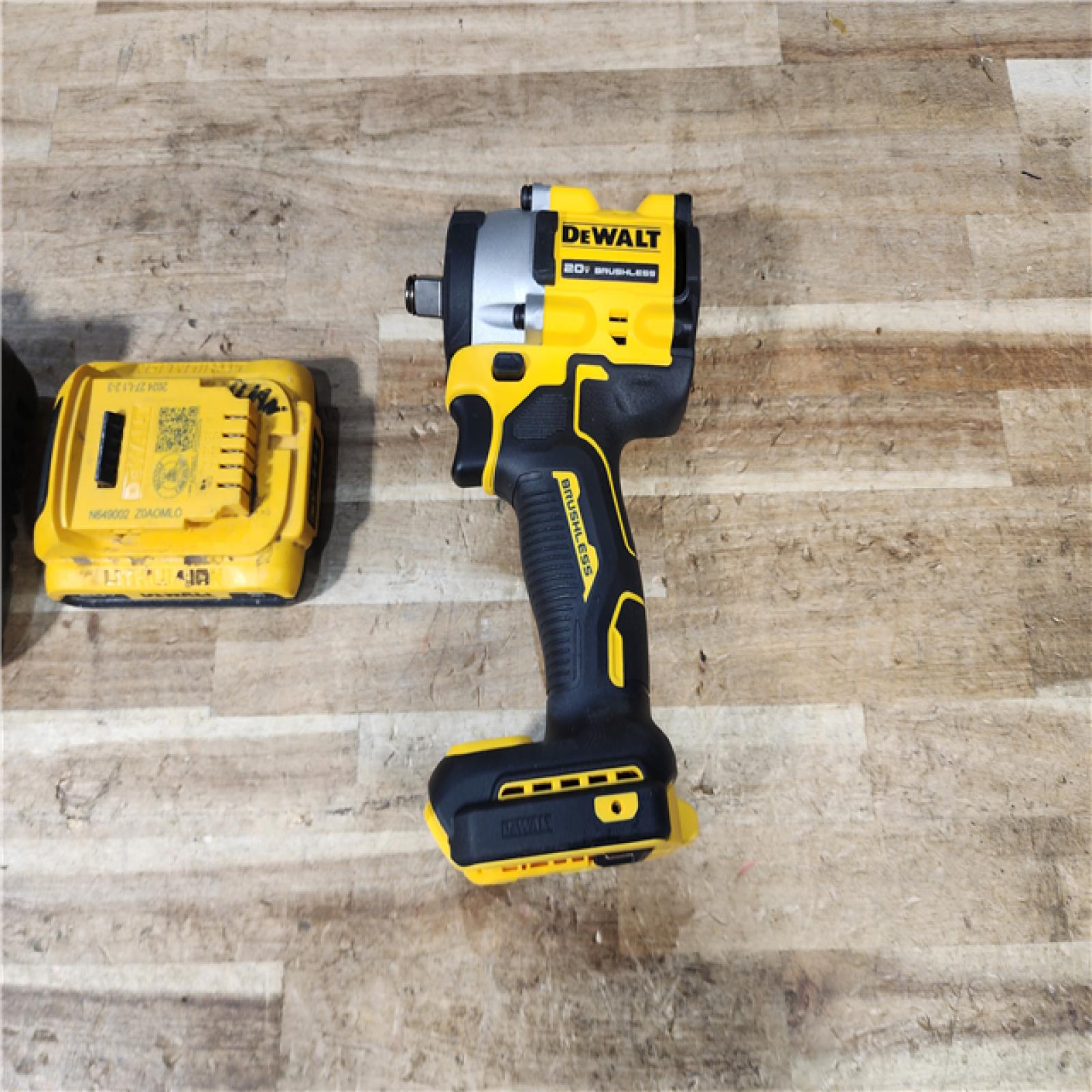 HOUSTON LOCATION - AS - IS DEWALT ATOMIC 20V MAX Lithium-Ion Brushless Cordless 1/2 in. Variable Speed Impact Wrench Kit