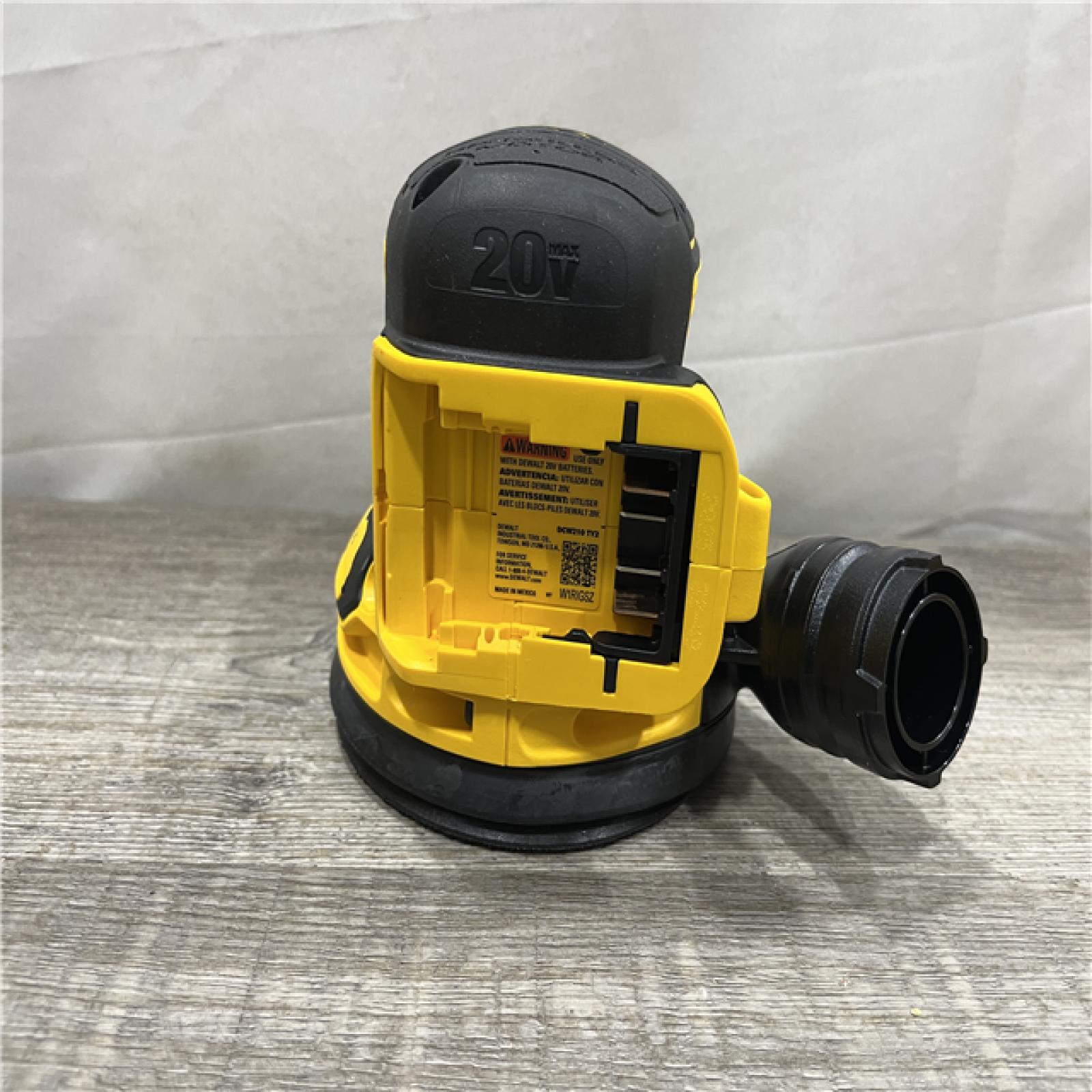 AS-IS DEWALT 20V MAX XR Cordless Brushless 5 in. Random Orbital Sander Kit