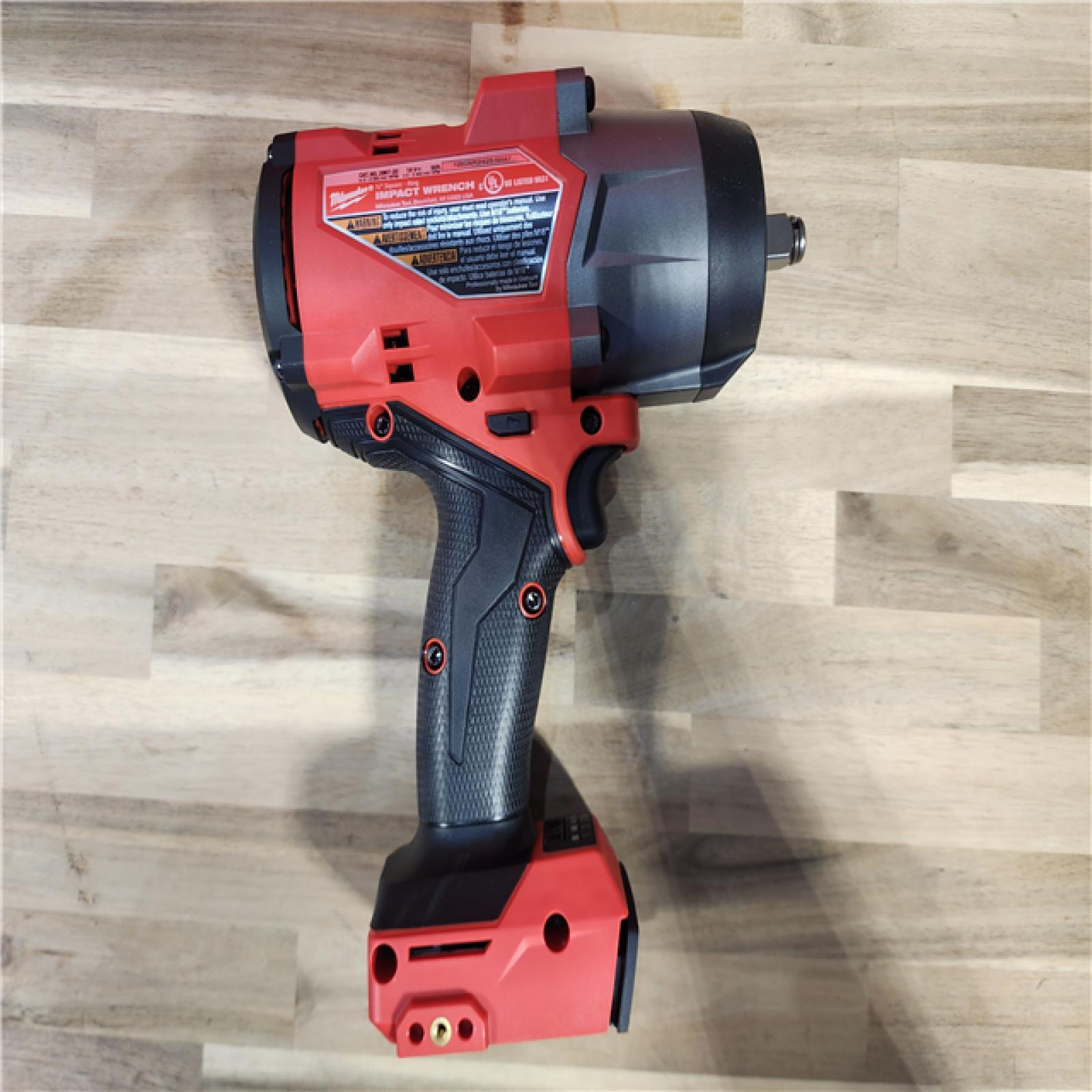 HOUSTON LOCATION - AS-IS (APPEARS LIKE NEW) Milwaukee M18 FUEL 1/2 in. Cordless Brushless High Torque Impact Wrench Kit (Battery & Charger)