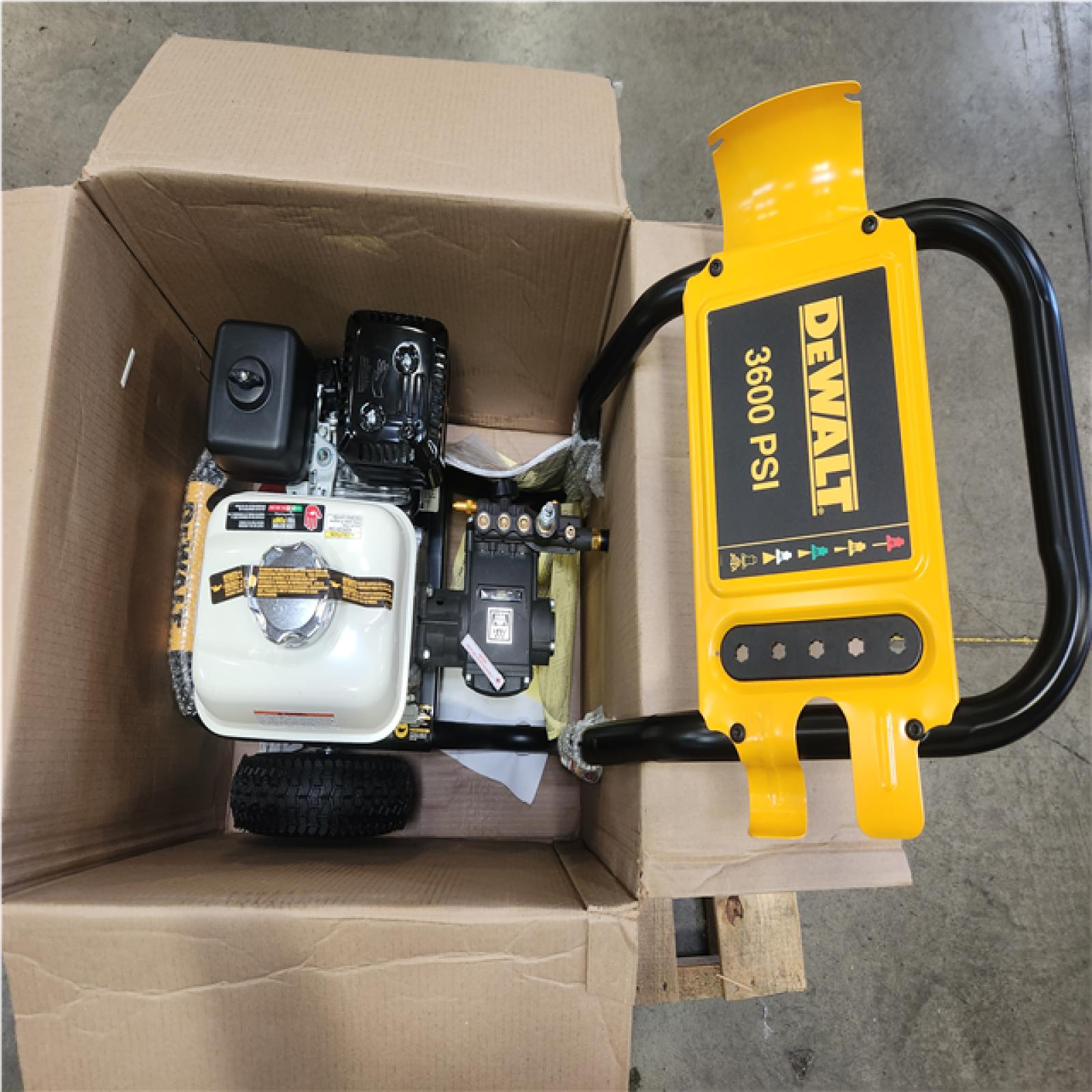 Phoenix NEW DEWALT 3600 PSI 2.5 GPM Cold Water Gas Professional Pressure Washer with HONDA GX200 Engine