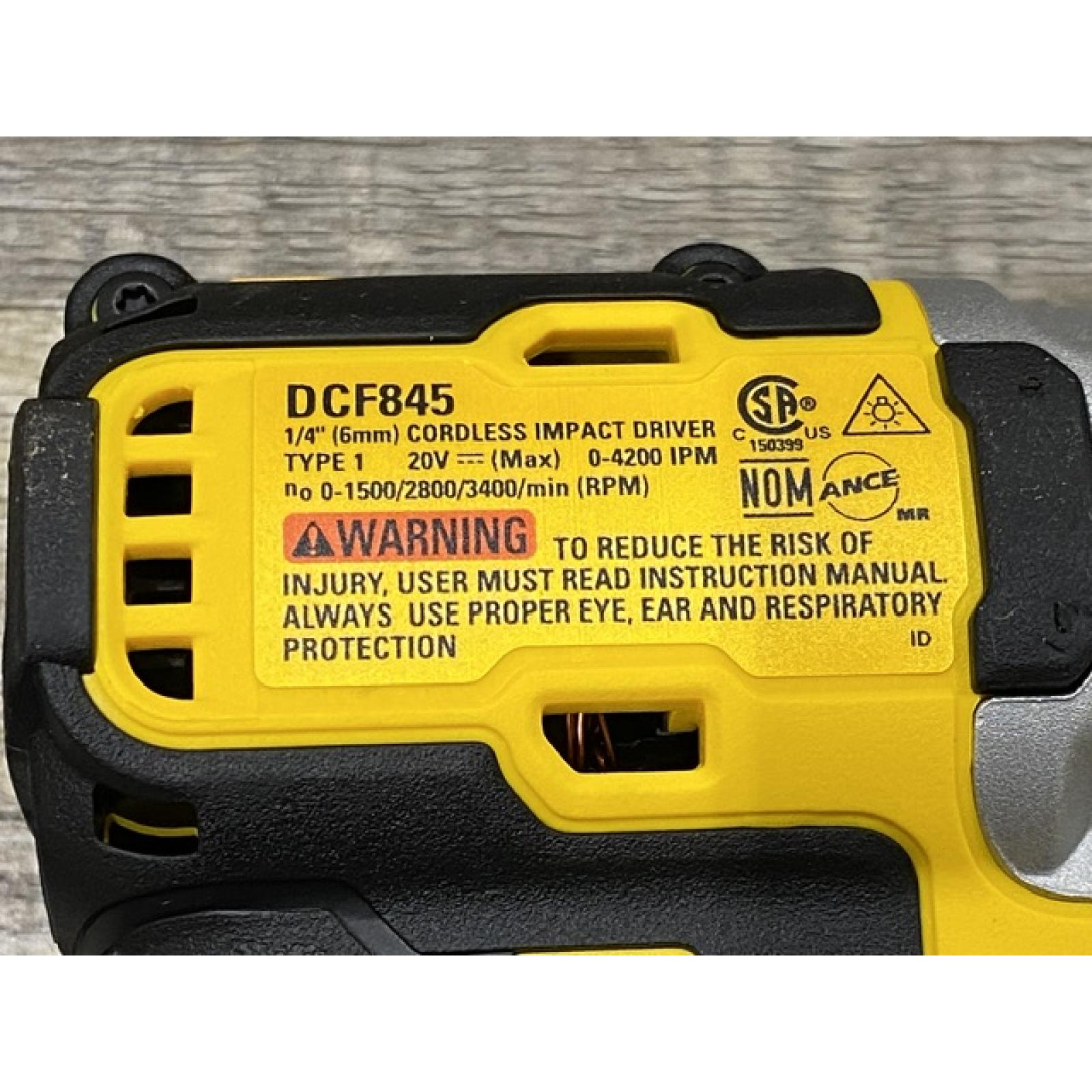 LIKE NEW - DEWALT 20V Lithium-Ion Cordless 5-Tool Combo Kit