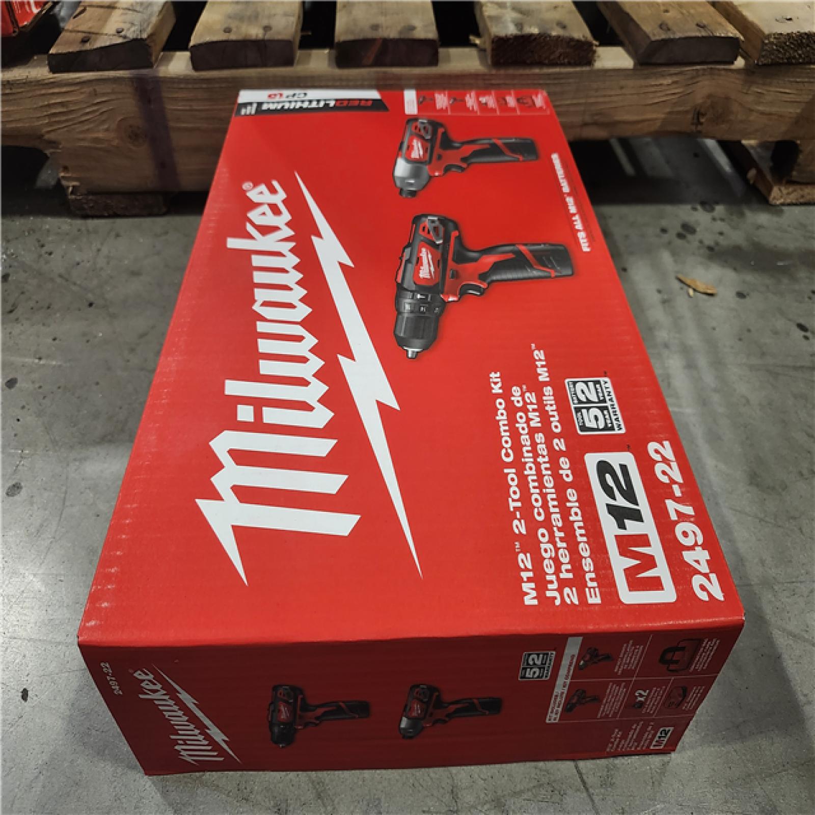 NEW! -  Milwaukee M12 12V Lithium-Ion Cordless Hammer Drill/Impact Driver Combo Kit (2-Tool) with (2) 1.5Ah Batteries  Charger & Bag