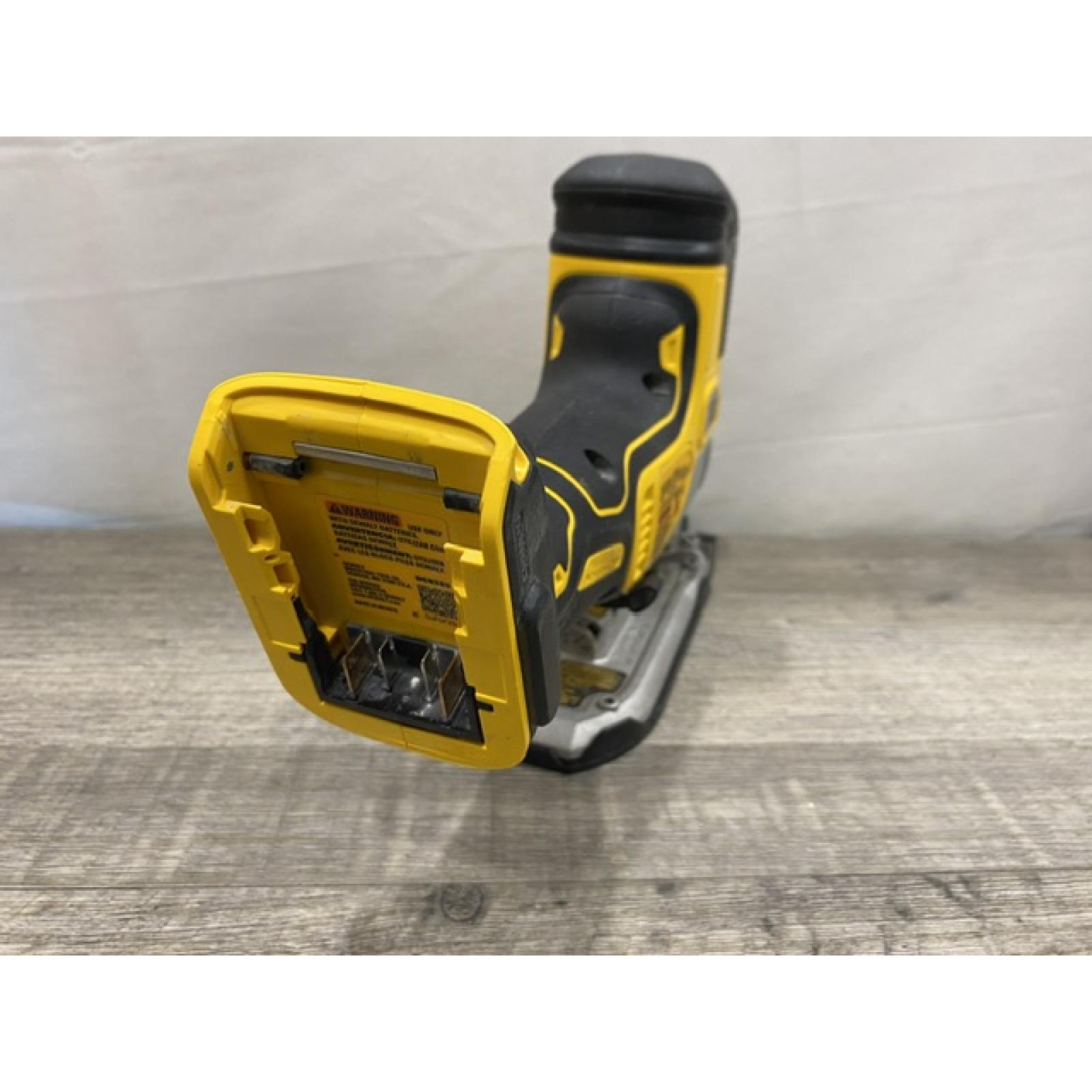 AS-IS DEWALT 20V MAX XR Cordless Barrel Grip Jigsaw (Tool Only)