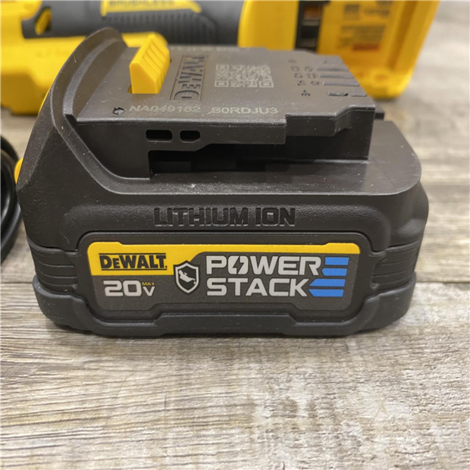 AS-IS DEWALT 20-Volt Maximum Lithium-Ion 3/8 in. and 1/2 in. Cordless Ratchet Kit