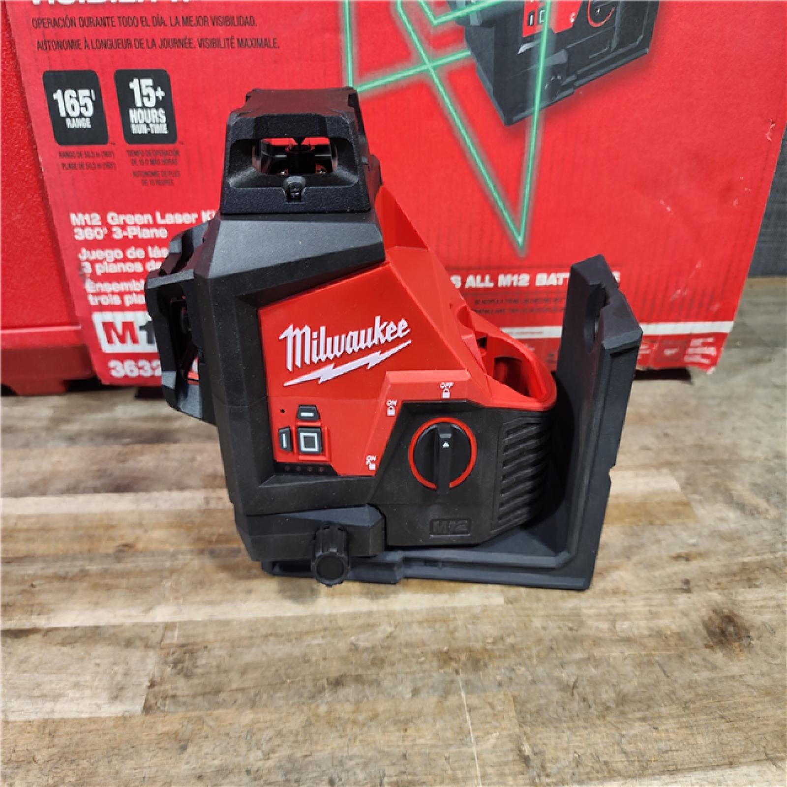 HOUSTON LOCATION - AS-IS Milwaukee-3632-21 M12 Green Beam Laser 360° 3-Plane Kit