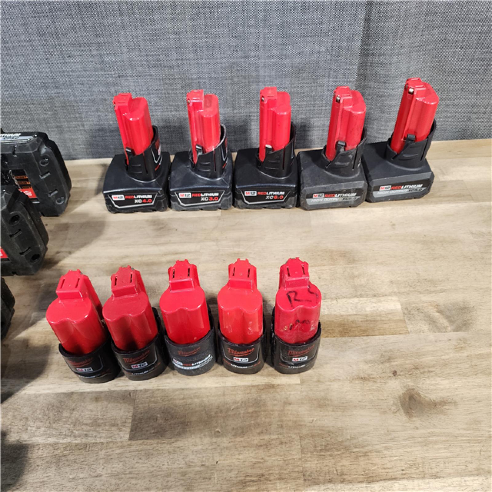 HOUSTON LOCATION - AS-IS MILWAUKEE BATTERY PACK QTY - 20