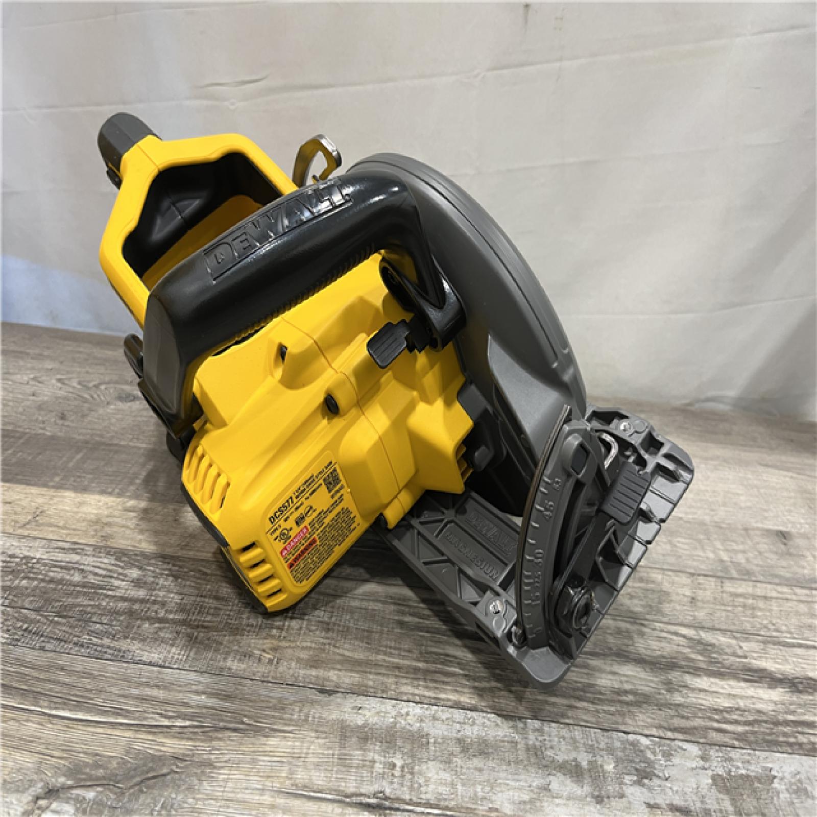 AS-IS DEWALT FLEXVOLT 60V MAX Cordless Brushless 7-1/4 in. Wormdrive Style Circular Saw (Tool Only)