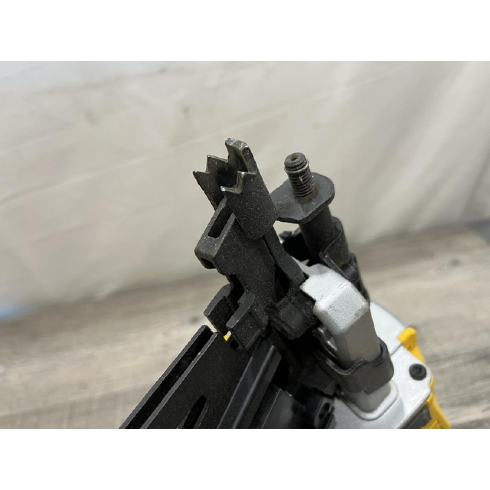 AS-IS DEWALT 20-Volt 21° Cordless Framing Nailer (Tool-Only)