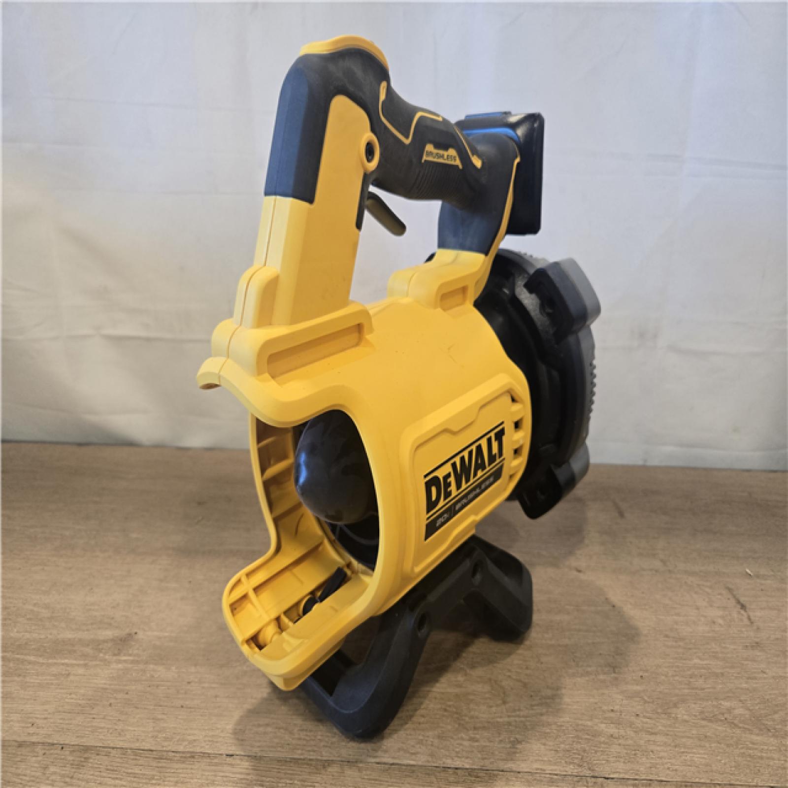 AS-IS DEWALT 20V MAX* XR Cordless Handheld Blower Kit