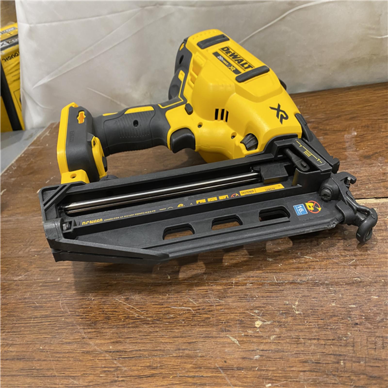 AS-IS DeWalt DCN660D1 20V 16 Gauge Cordless Angled Finish Nailer Kit W/ 2Ah Battery