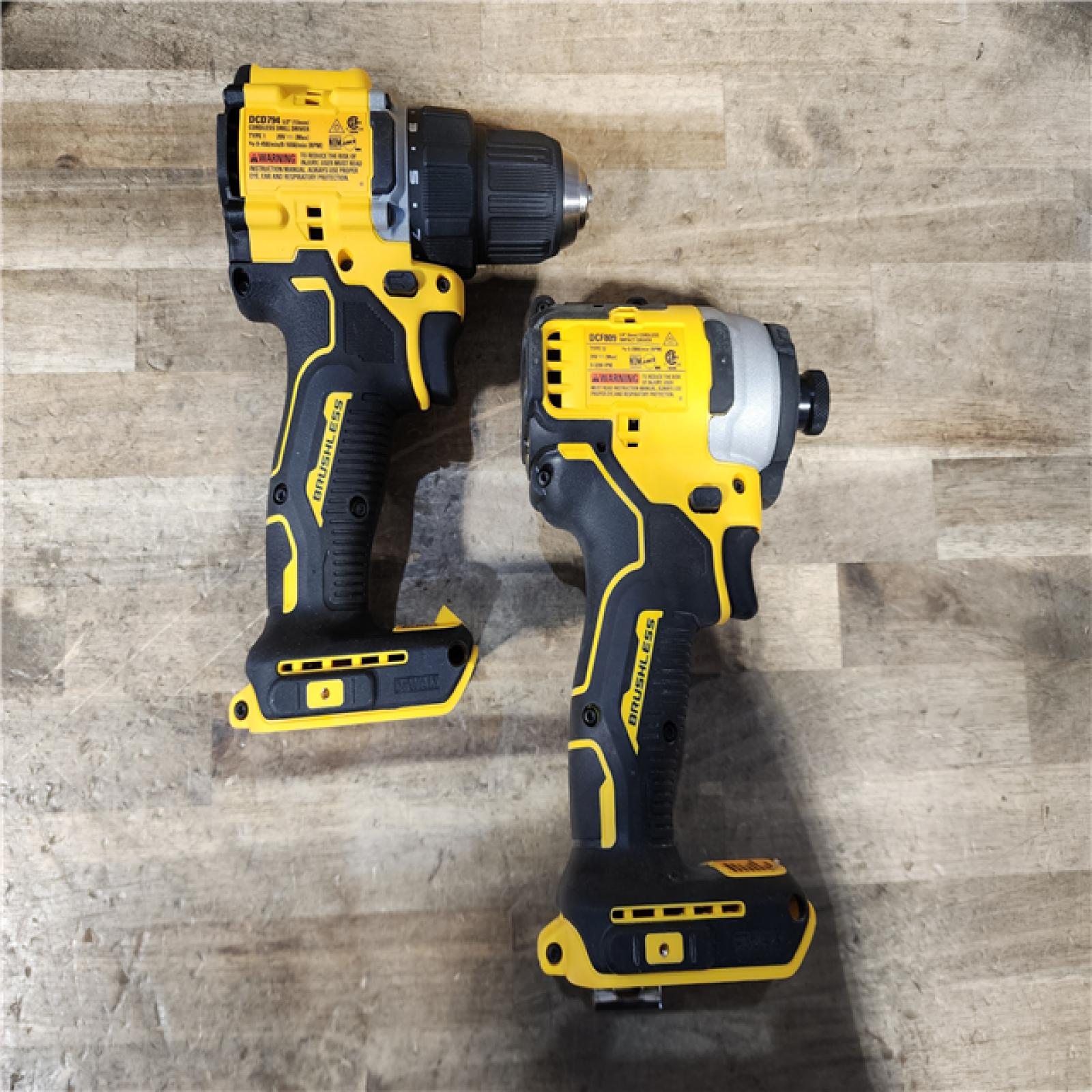 HOUSTON LOCATION - AS-IS Dewalt DCK225D2 20V MAX ATOMIC Brushless Compact Lithium-Ion 1/2 in. Cordless Drill Driver and 1/4 in. Impact Driver Combo Kit with 2 Batteries 2 Ah