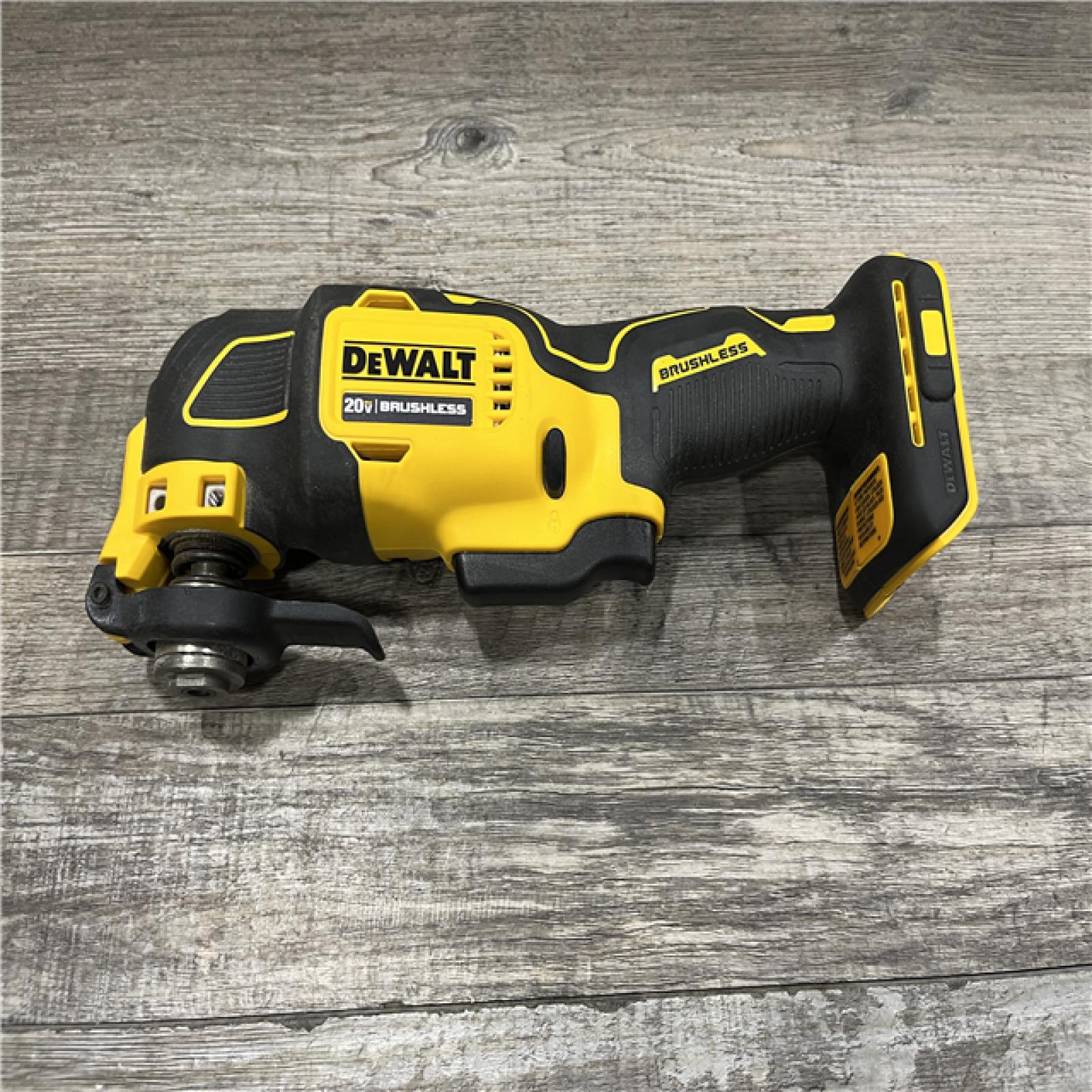 AS-IS DEWALT ATOMIC 20V MAX Cordless Brushless Oscillating Multi Tool Kit