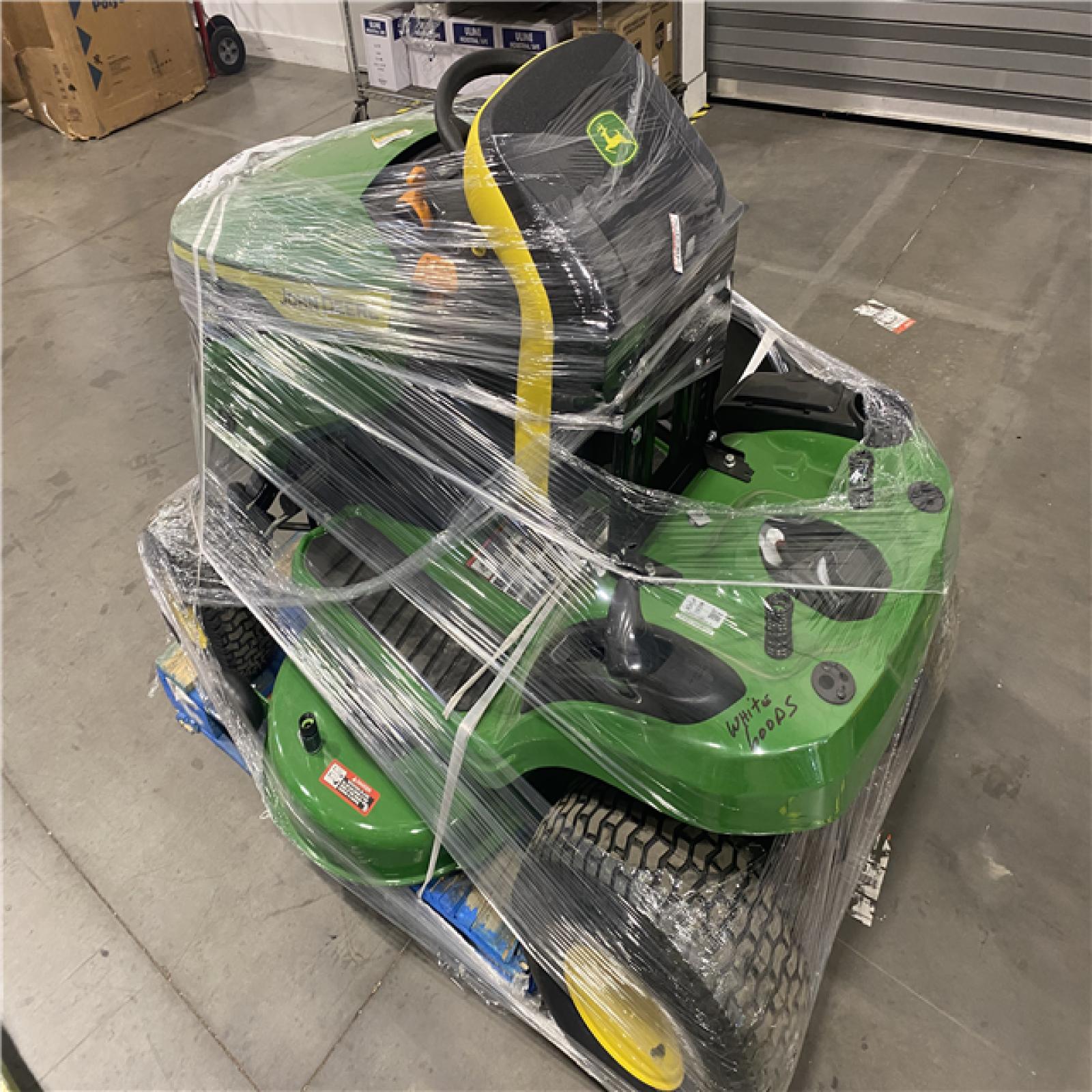 Dallas Location - As-Is John Deere S100 42 in. 17.5 HP Gas Hydrostatic Riding Lawn Mower