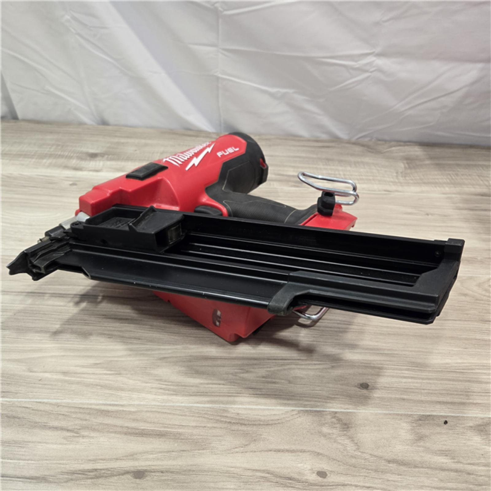 AS-IS Milwaukee M18 Fuel 18V Brushless 18-Gauge Brad Nailer 2746-20 (Bare Tool)