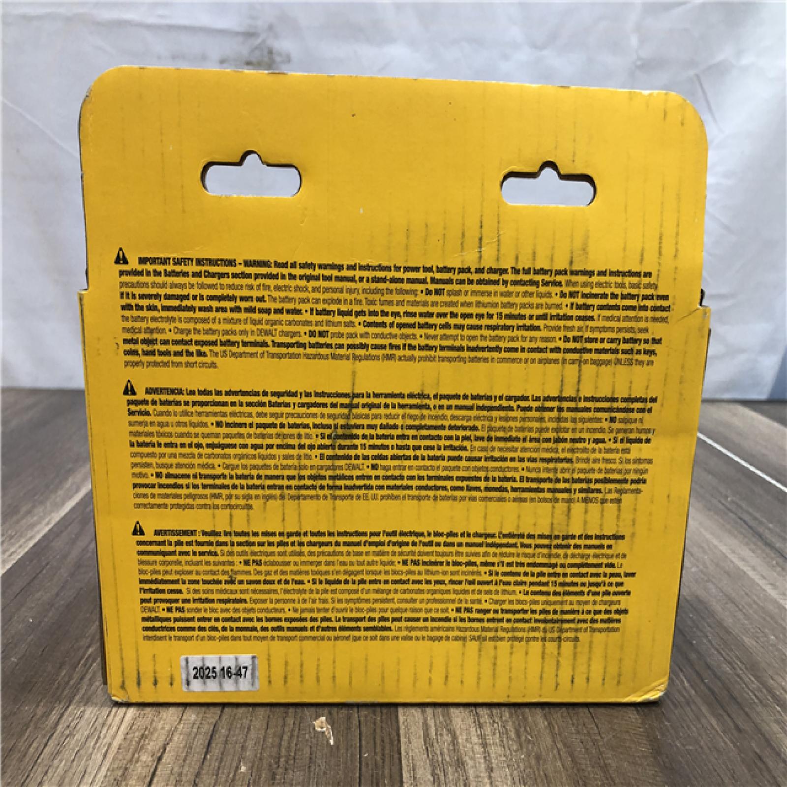 NEW- DEWALT 20V MAX XR POWERSTACK Lithium-Ion Battery Starter Kit