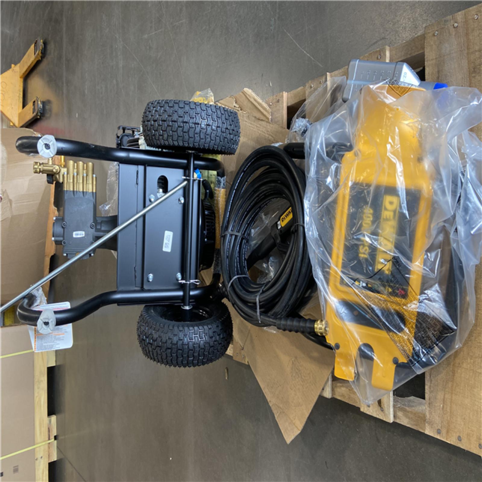 DALLAS LOCATION - DEWALT 4000 PSI 3.5 GPM Cold Water Gas Pressure Washer with DeWalt 338cc Engine