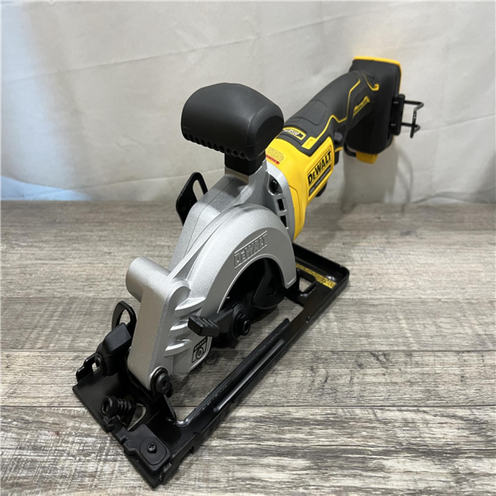 AS-IS DEWALT ATOMIC 20V MAX Cordless Brushless 4-1/2 in. Circular Saw (Tool Only)