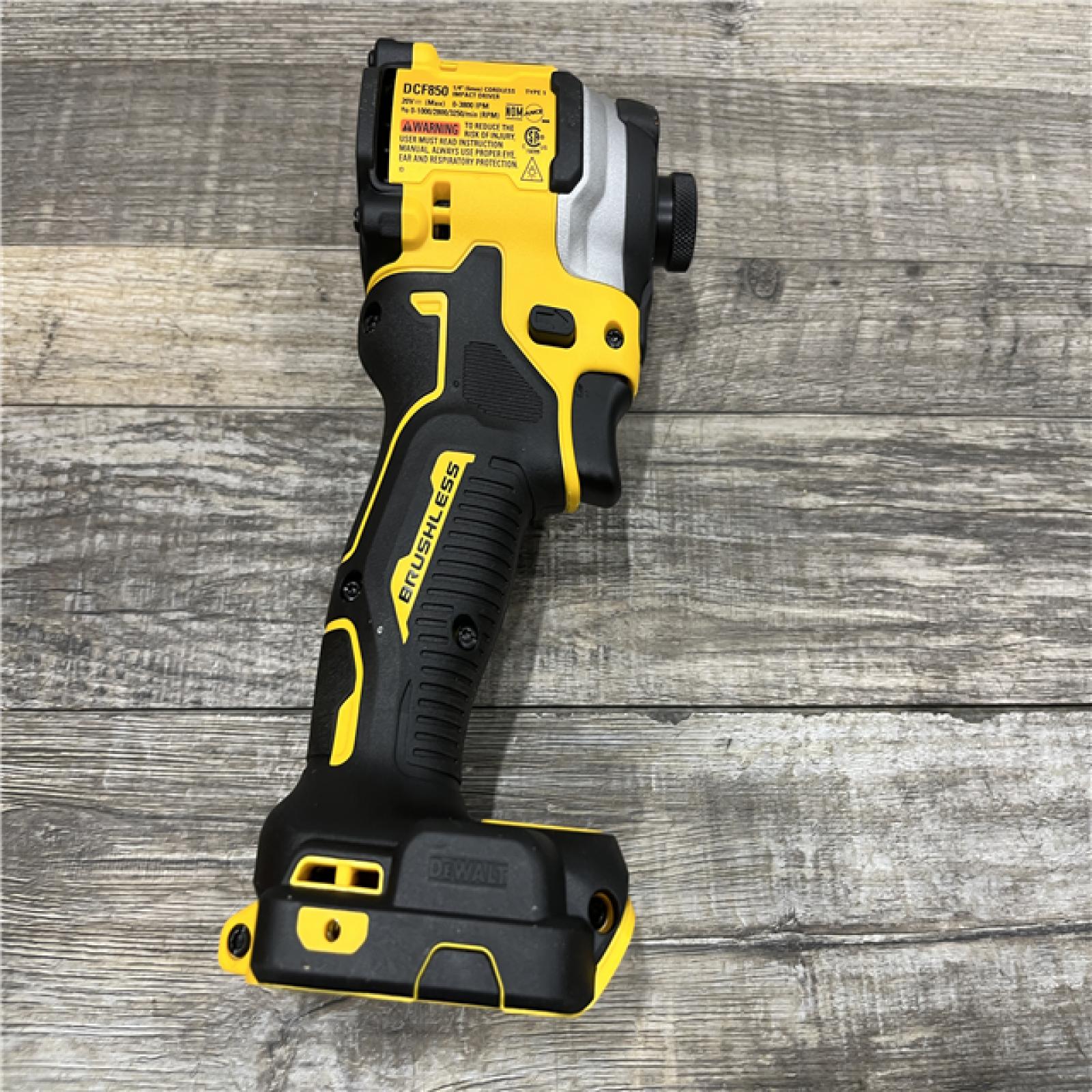 AS-IS DEWALT ATOMIC 20V MAX Lithium-Ion Cordless 1/4 in. Brushless Impact Driver Kit