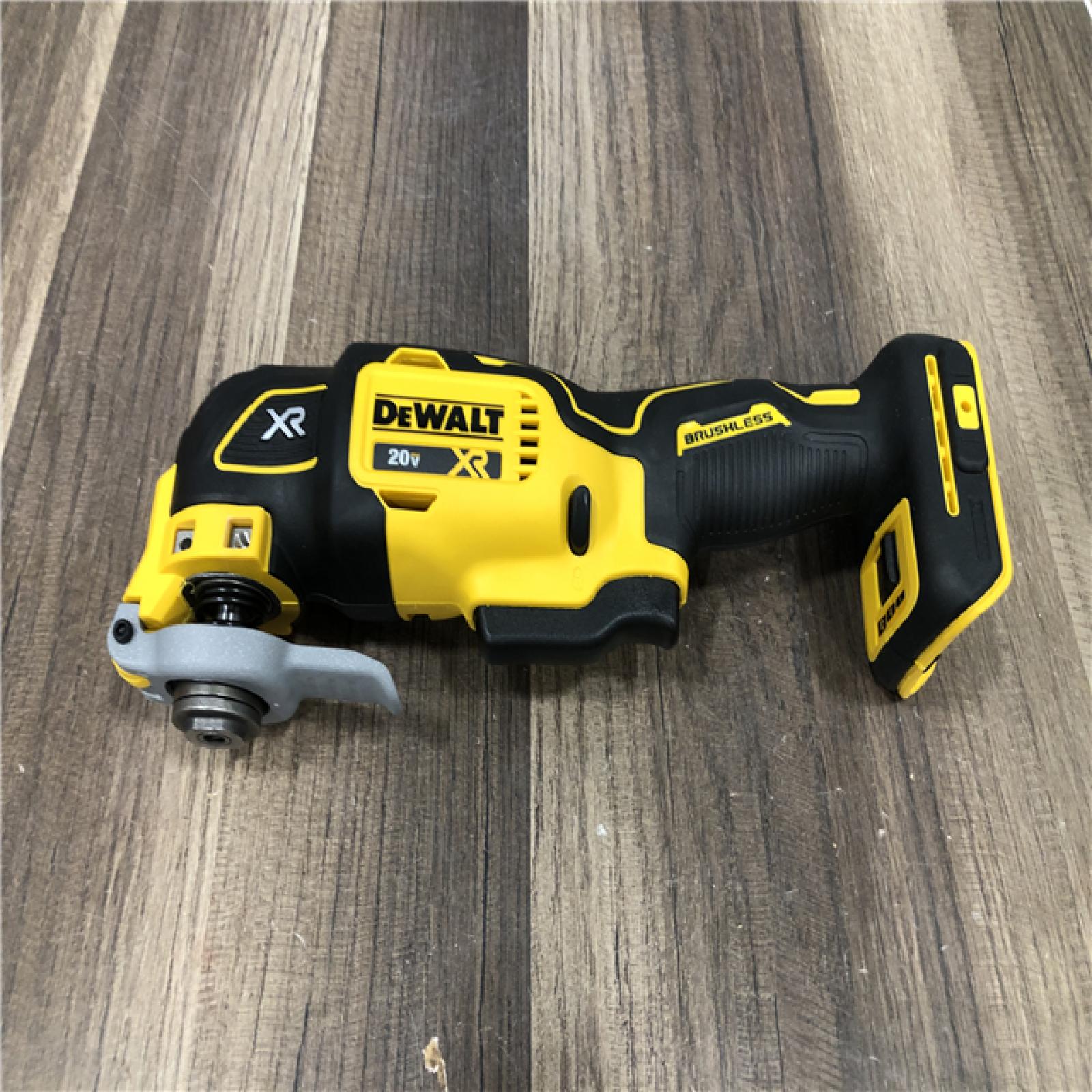 AS-IS DEWALT 20V MAX XR Cordless Brushless 3-Speed Oscillating Multi Tool (Tool Only)