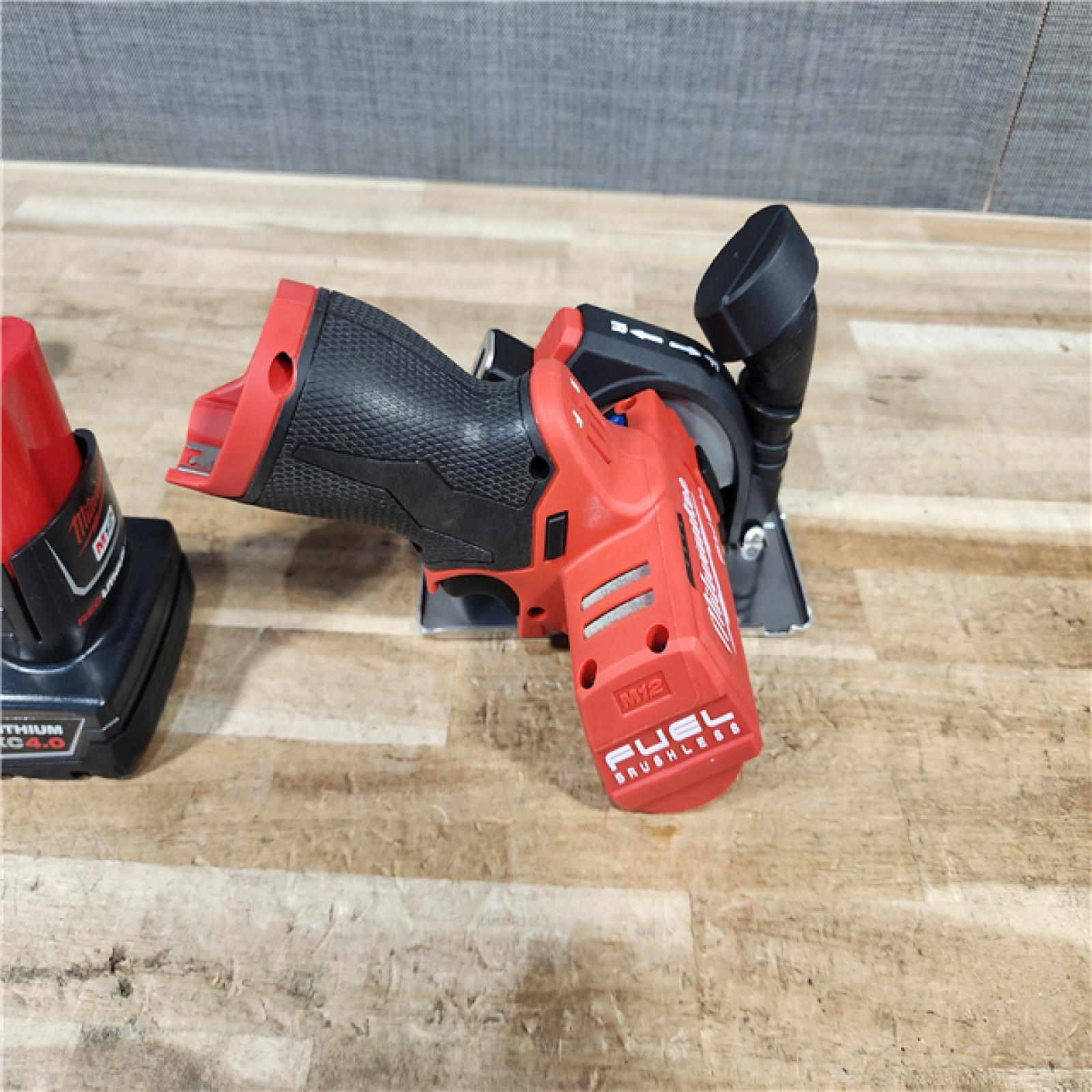 HOUSTON LOCATION - AS - IS Milwaukee FUEL 12V Lithium-Ion Brushless Cordless 3 in. Cut Off Saw W/ BATTERY & CHARGER