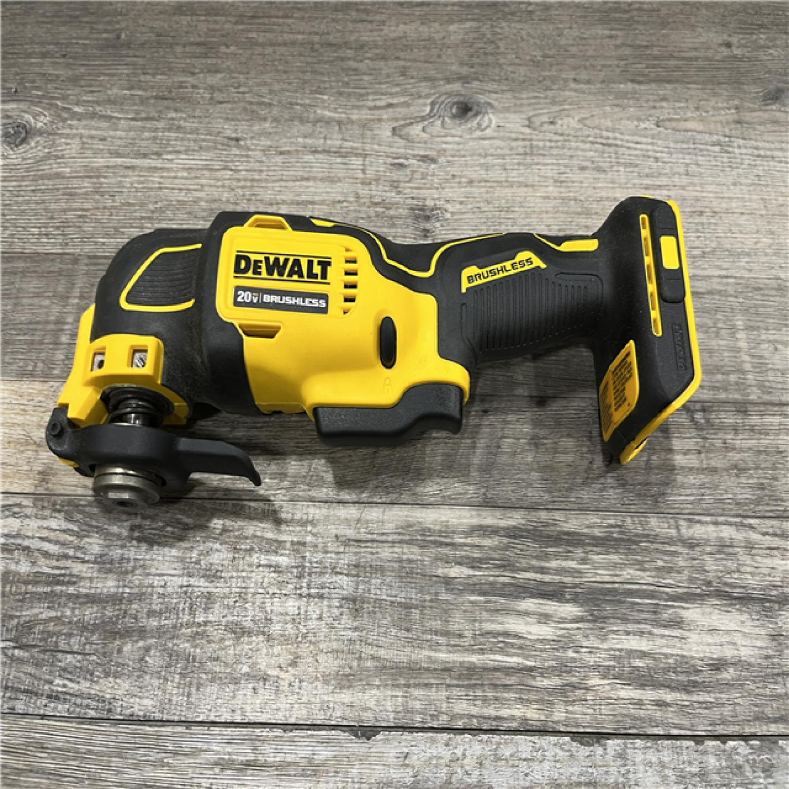 AS-IS DEWALT ATOMIC 20V MAX Cordless Brushless Oscillating Multi Tool Kit