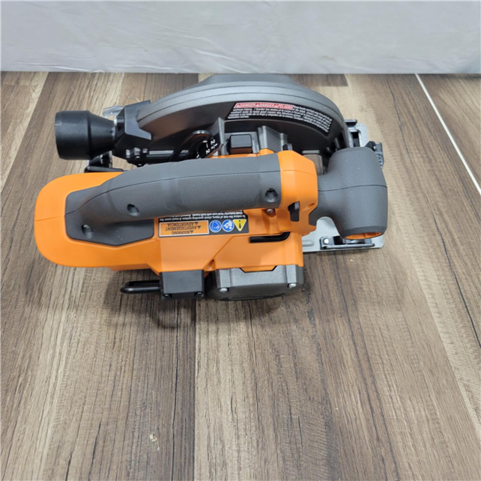 GOOD RIDGID 18V SubCompact Brushless Cordless 6 1/2 in. Circular Saw (Tool Only)