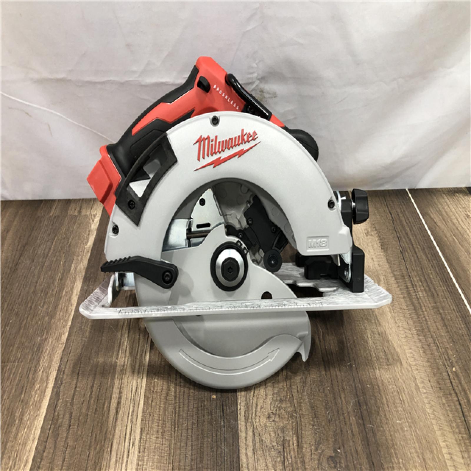 AS-IS Milwaukee 18V Lithium-Ion Brushless Cordless 7-1/4 in. Circular Saw (Tool-Only)