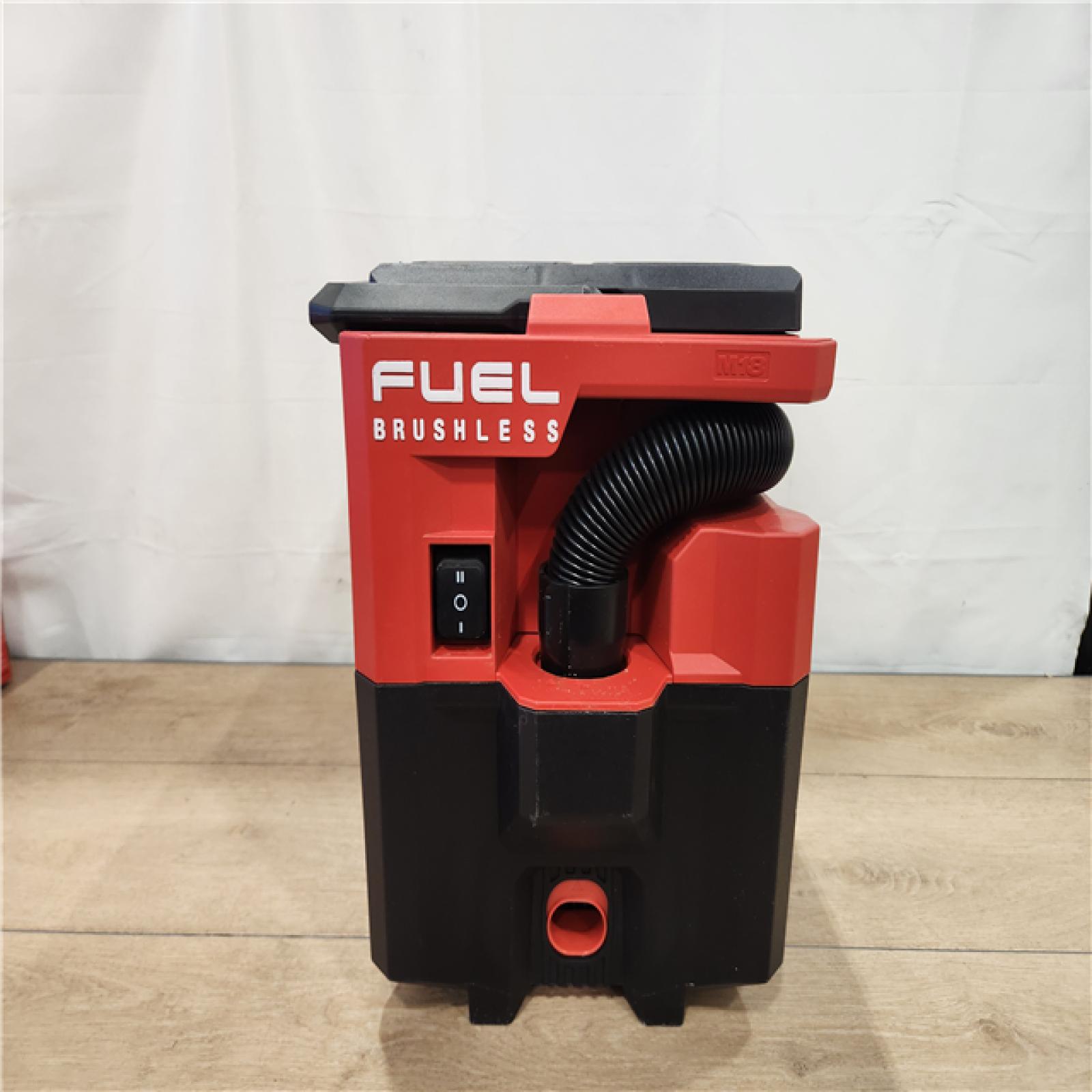 AS-IS- M18 FUEL PACKOUT 18-Volt Lithium-Ion Cordless 2.5 Gal. Wet/Dry Vacuum (Vacuum-Only)