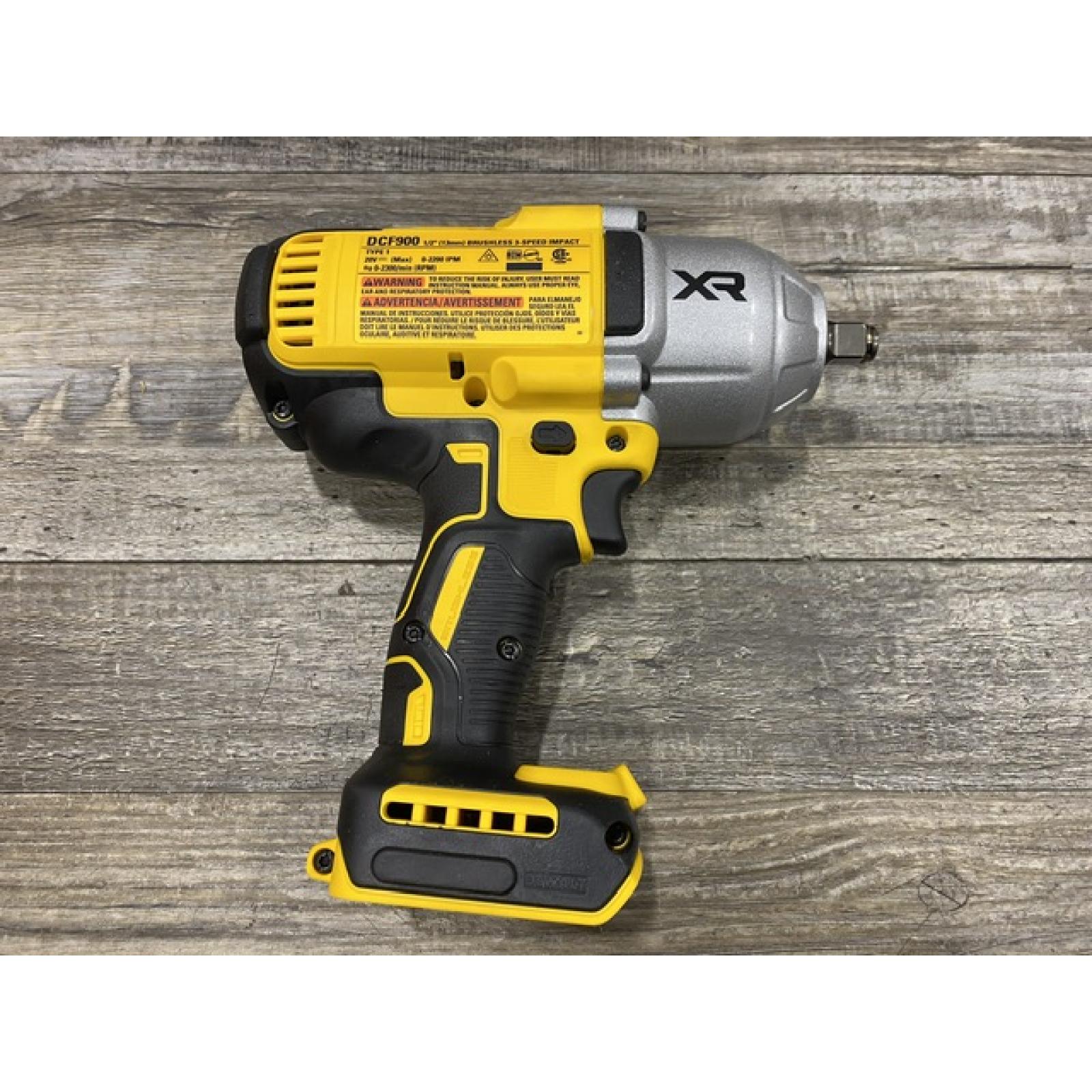 AS-IS DEWALT 20V MAX Lithium-Ion Cordless 1/2 in. Impact Wrench Kit