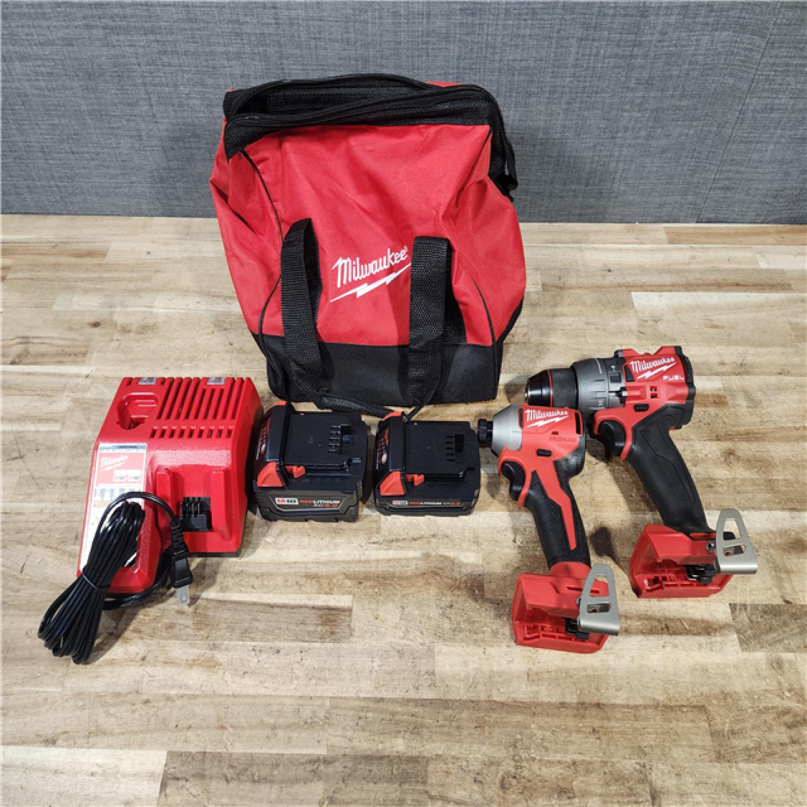 HOUSTON LOCATION - AS - IS Milwaukee 2 Tool Combo Kit W/ (2) Battery & Charger
