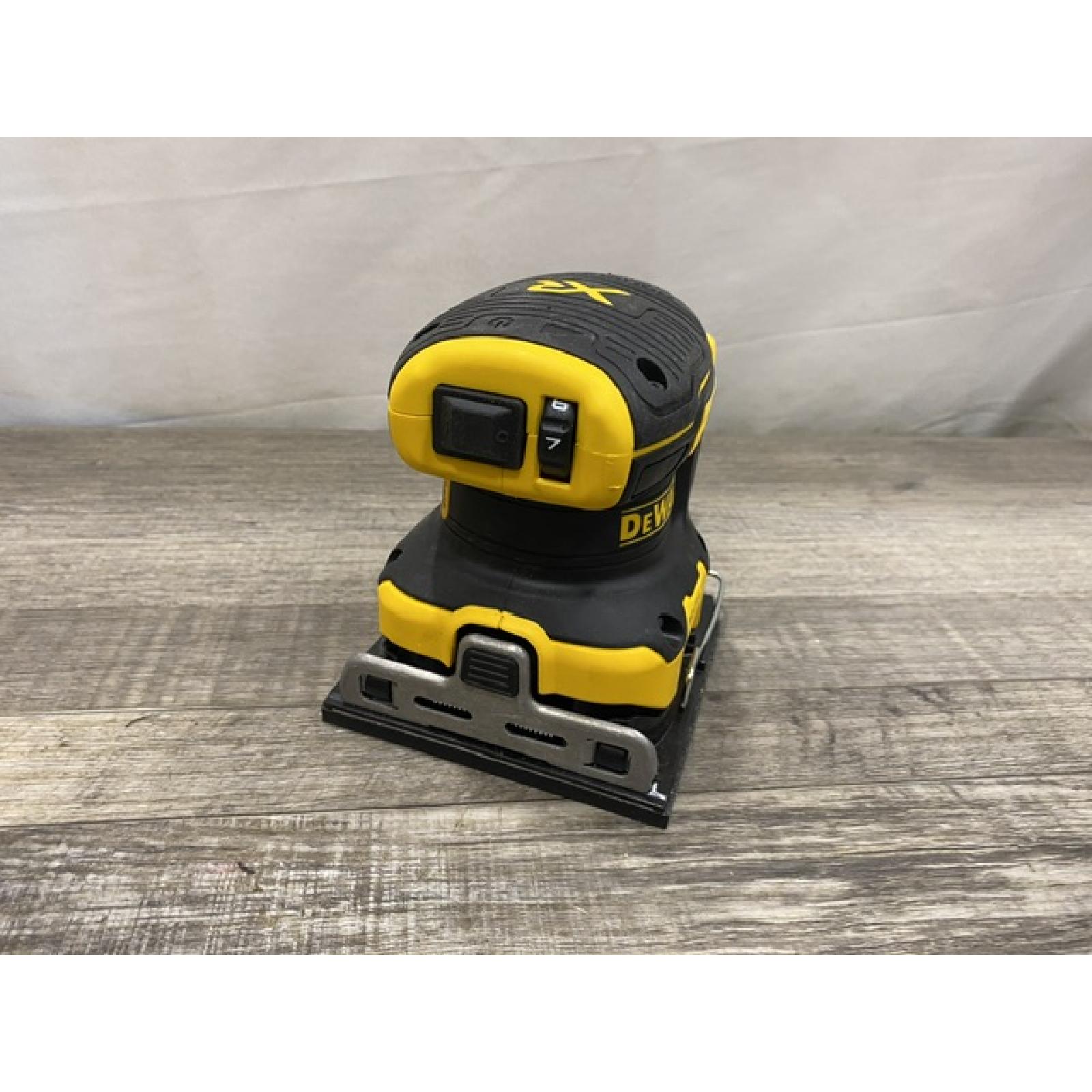 AS-IS DEWALT 20V MAX XR Cordless Brushless 1/4 Sheet Variable Speed Sander (Tool Only)