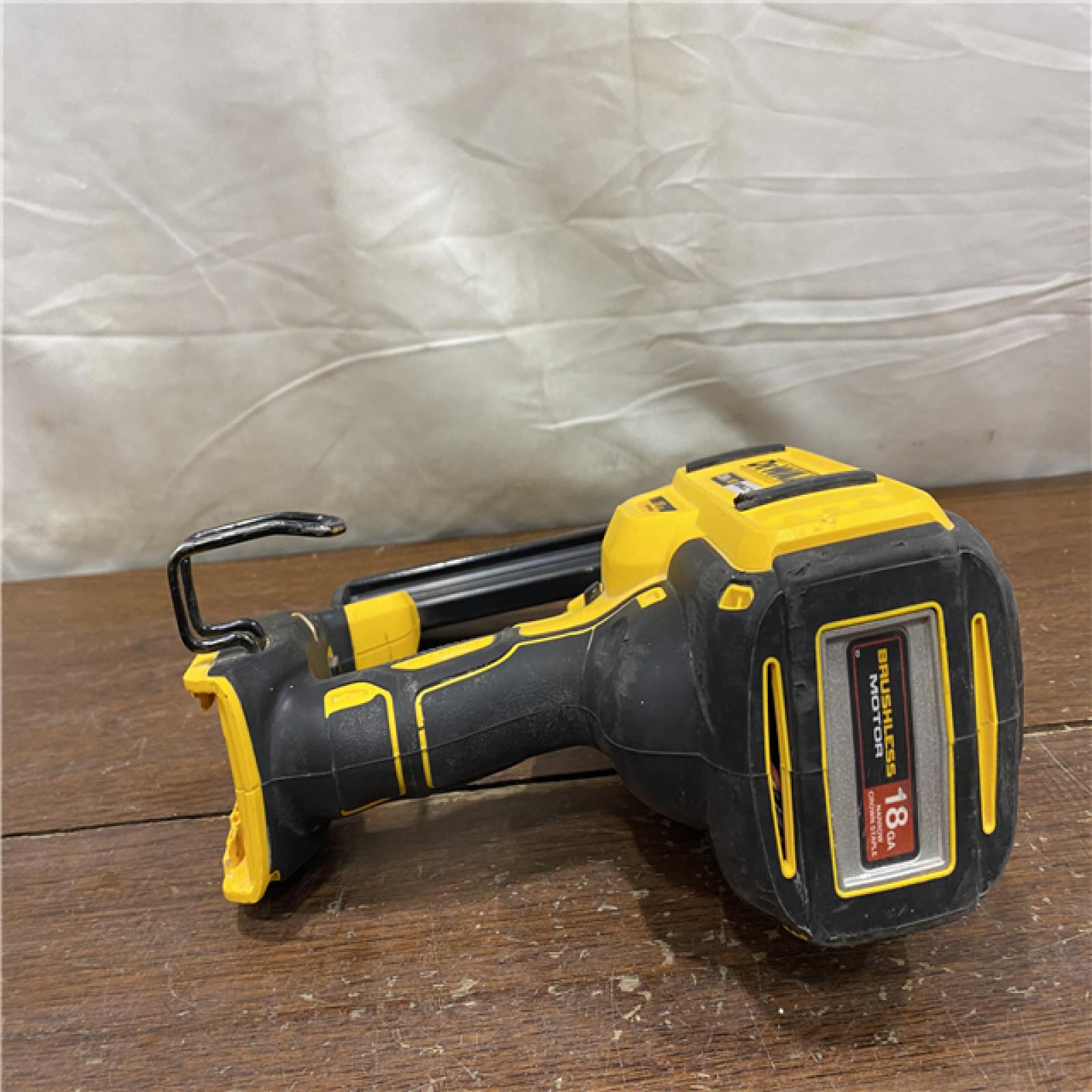 AS-IS DEWALT 20V-MAX XR 18GA BRAD NAILER KIT