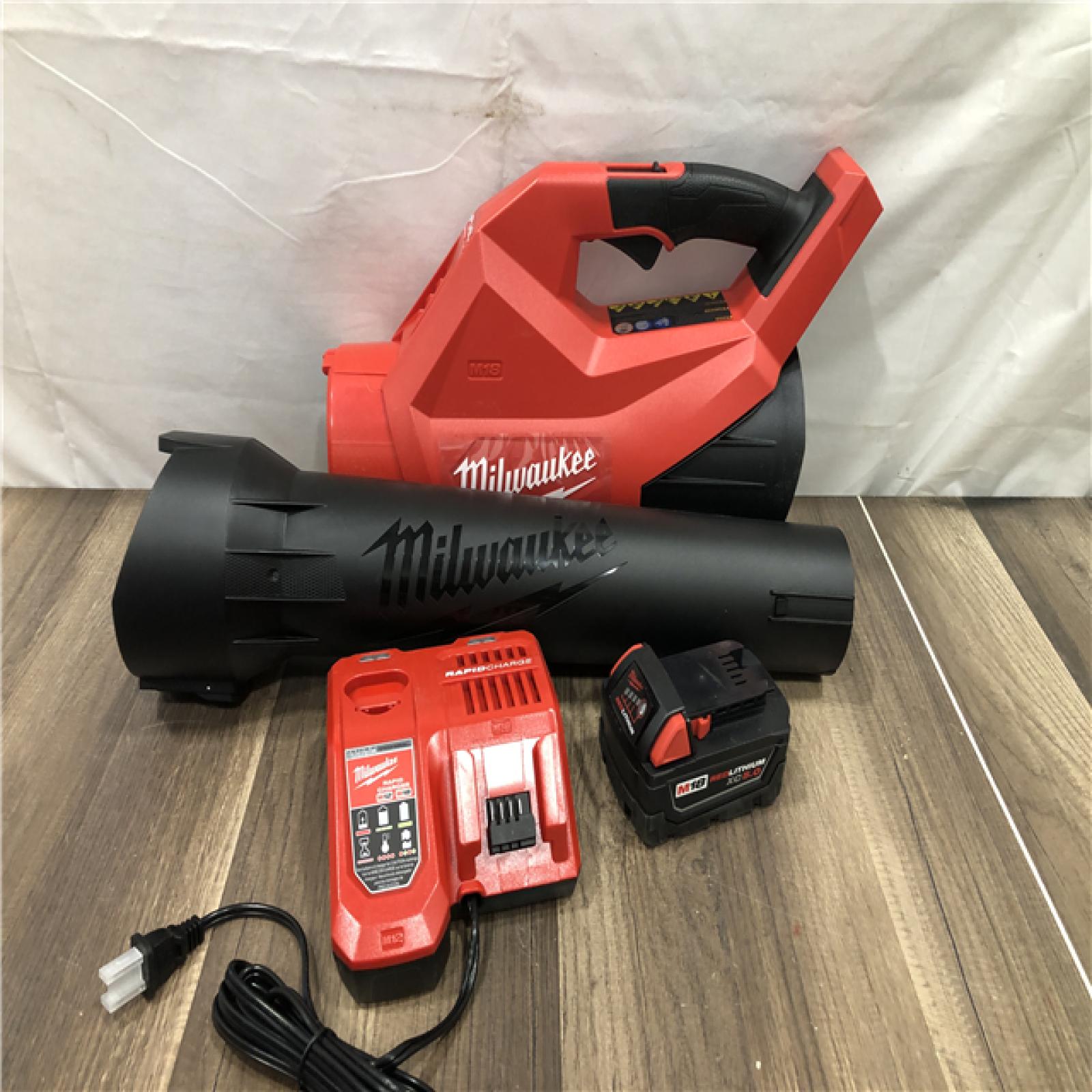 AS-IS Milwaukee FUEL 120 MPH 500 CFM 18V Brushless Cordless Battery Powered Leaf Blower Kit